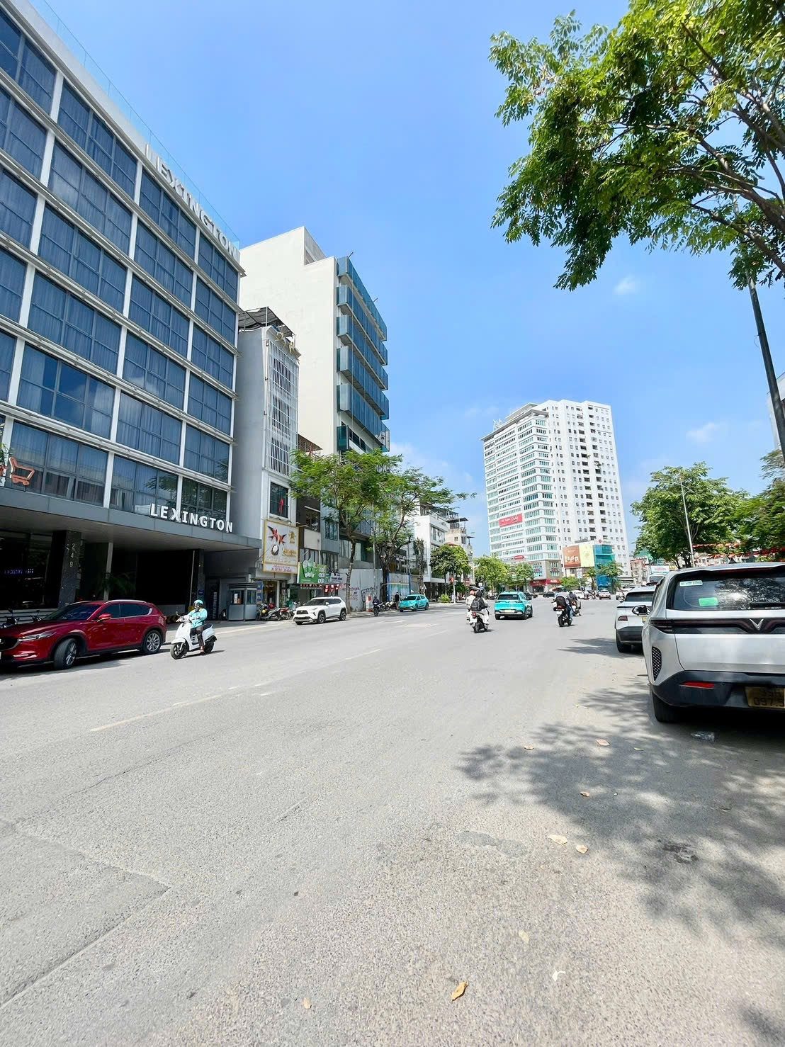 GOLDEN WESTLAKE – 2PN VIEW TRỌN HỒ TÂY – BAN CÔNG NGẮM HOÀNG HÔN CỰC PHẨM – SỐNG CHUẨN THƯỢNG LƯU 

Vị trí kim cương giữa Hoàng Hoa Thám & Thuỵ Khuê, kết nối Văn Cao – Trích Sài – Lạc Long Quân cực thuận tiện.