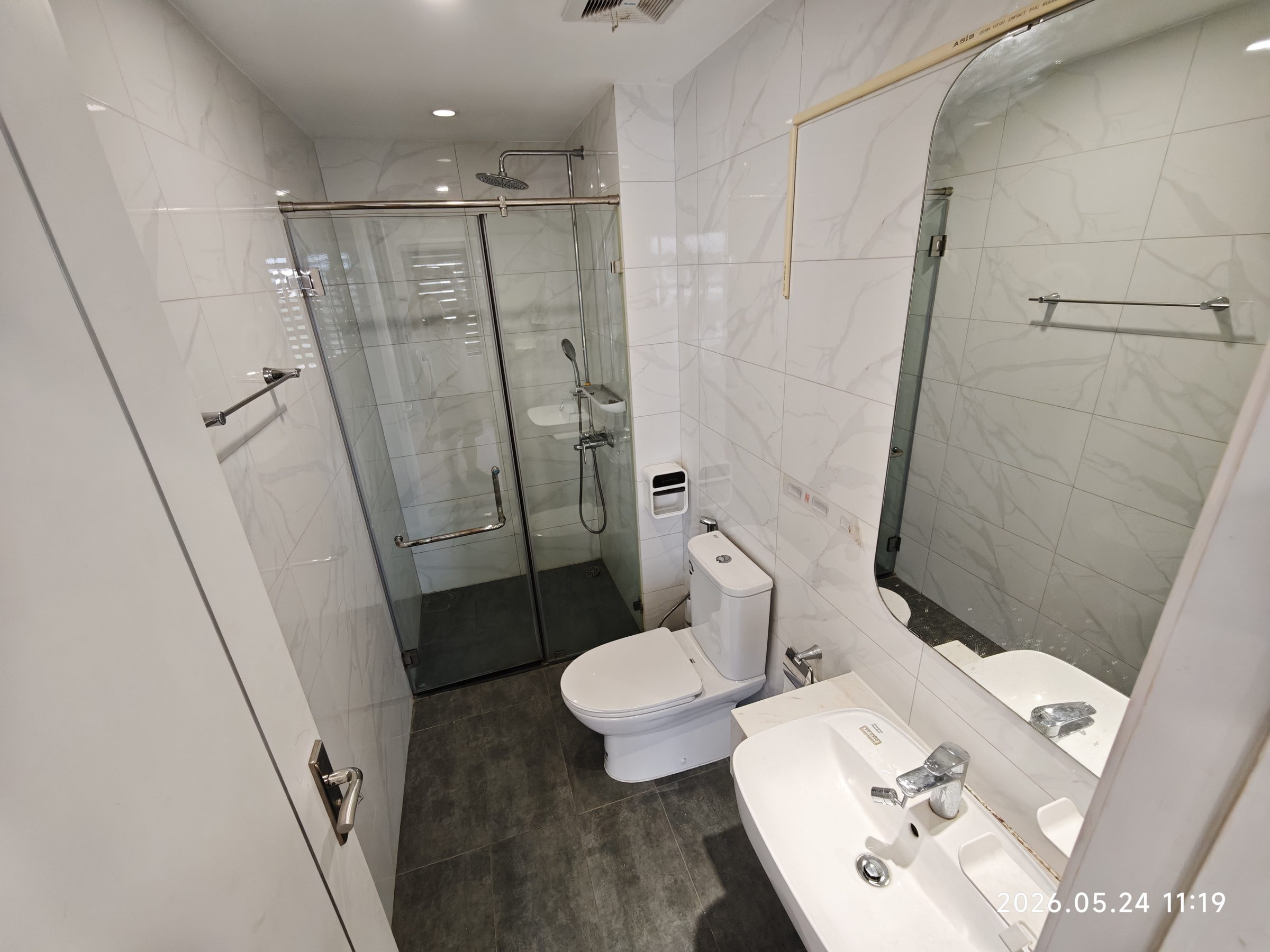 Chính chủ cho thuê CCCC,dt 64m2 có 2N2VS, hướng Đông Nam