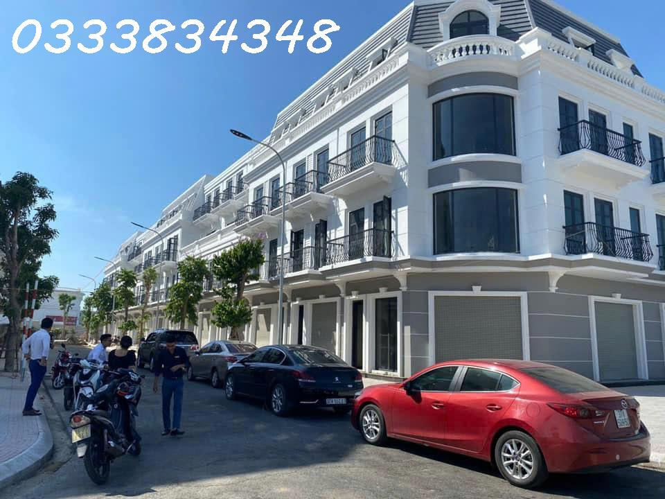 Chính chủ bán gấp shophouse 4 tầng, 75m2, sẵn sổ đỏ trao tay, cạnh Vincom Plaza
