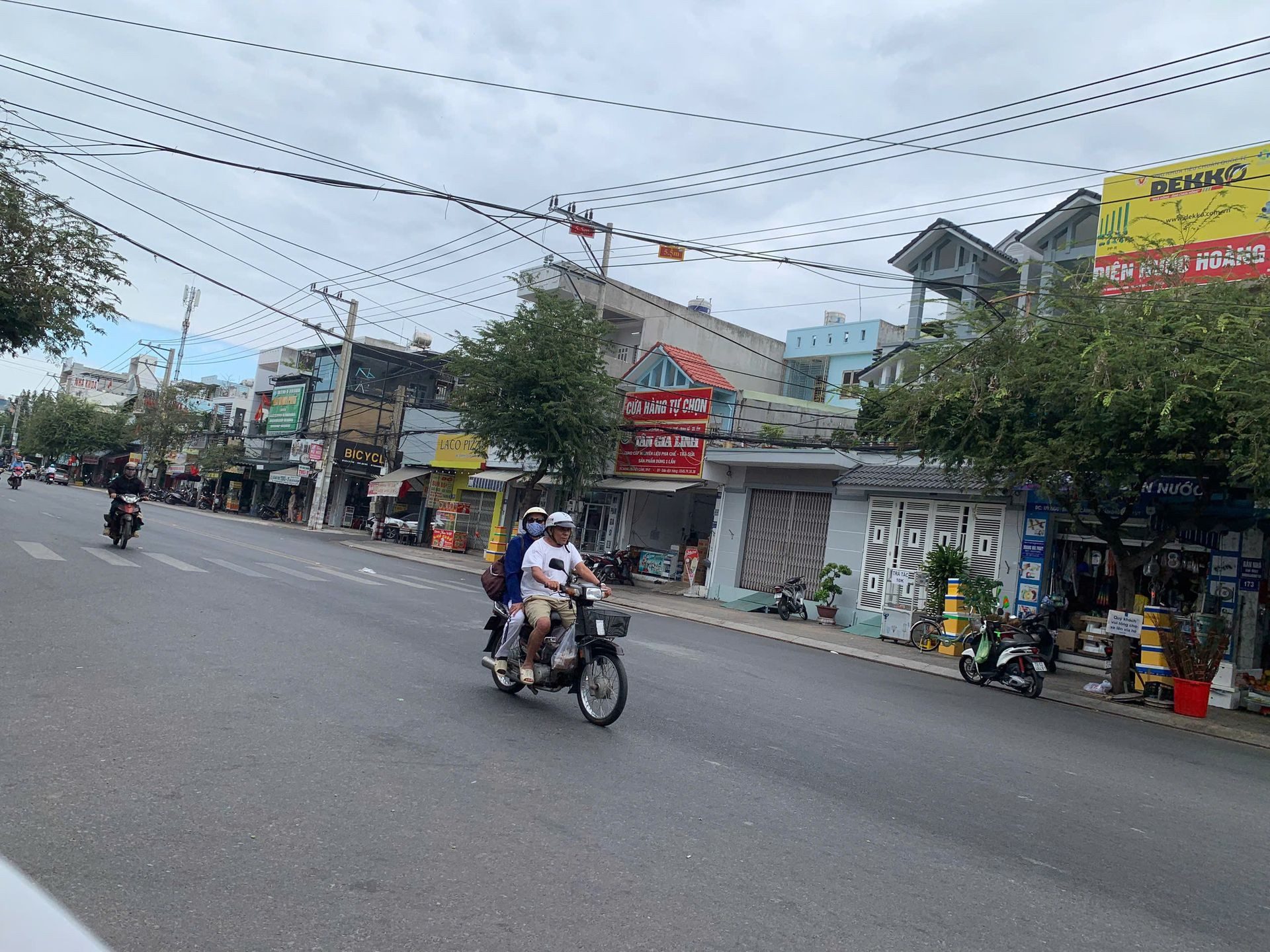 🔥 ĐẠI LỘ MẶT PHỐ KINH DOANH SẦM UẤT NGUYỄN HỮU CẢNH P.THẮNG NHẤT – DIỆN TÍCH 82M² SỔ HỒNG LÂU DÀI – SẴN DÒNG TIỀN ỔN ĐỊNH – HƯỚNG ĐÔNG BẮC MÁT MẺ – GIÁ 15.3 TỶ 🔥