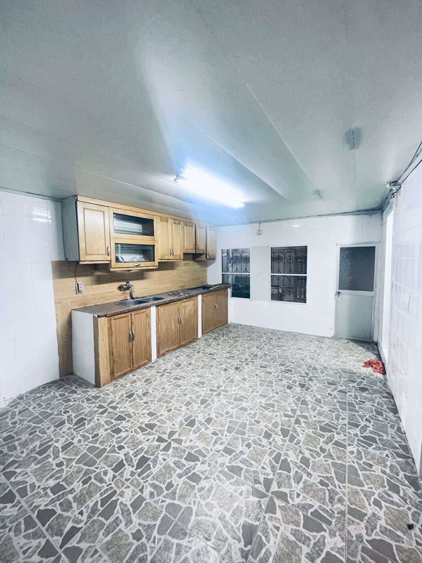 TẬP THỂ TẦNG 1 HIẾM CÓ – Ô TÔ VÀO NHÀ – 3 NGỦ – THOÁNG TRƯỚC SAU – Ở NGAY". 50/100M2 - 5.8 TỶ