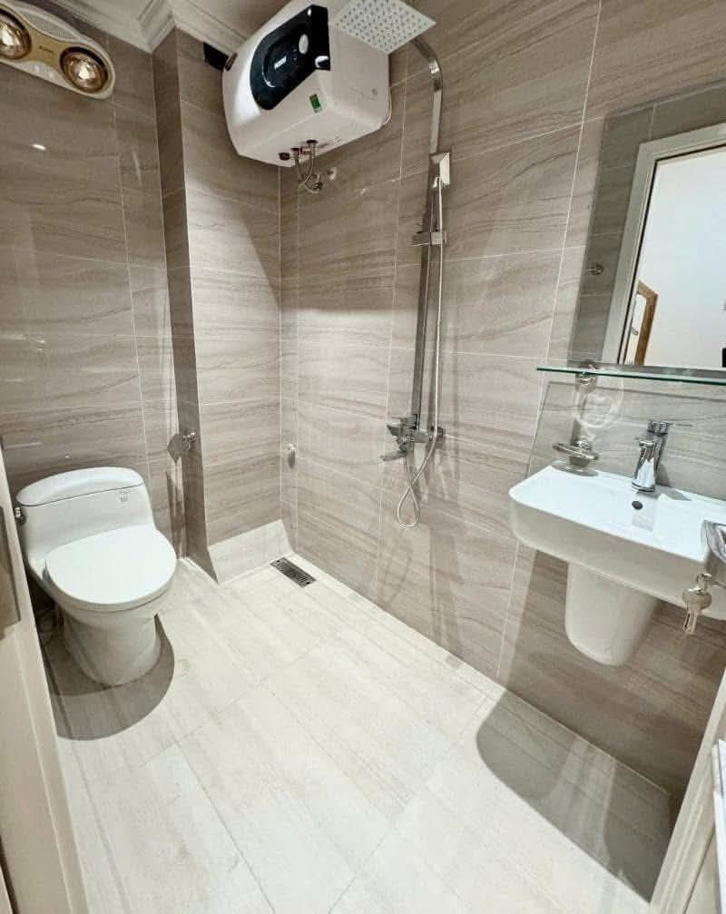 🎯Chỉ 10.99 tỷ sở hữu nhà Kim Giang 40m² x 6 tầng thang máy, 5 ngủ, ô tô VF3 đỗ cửa.Cách 40m ra ngõ ô tô tránh.