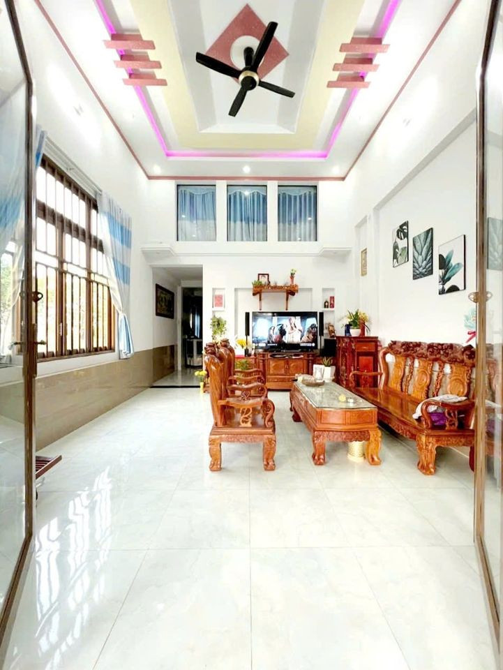nhà ngộp cần bán gấp  80m²(Full thổ cư) giá 2.35 tỷ, SHR tại Phường Thạnh Lộc Quận 12 TP. Hồ Chí Minh