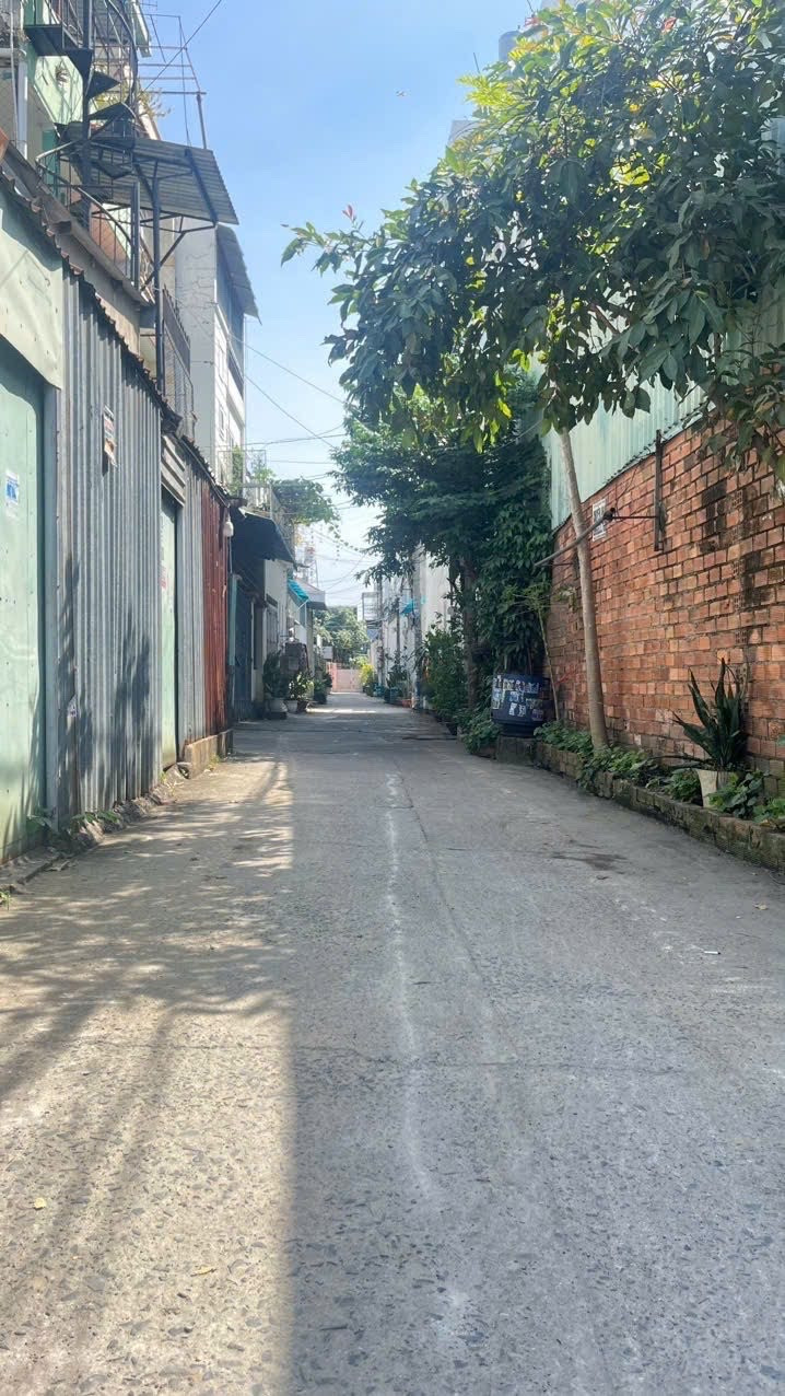 Đất ngay Ngã 4 ga- Giáp Gò Vấp