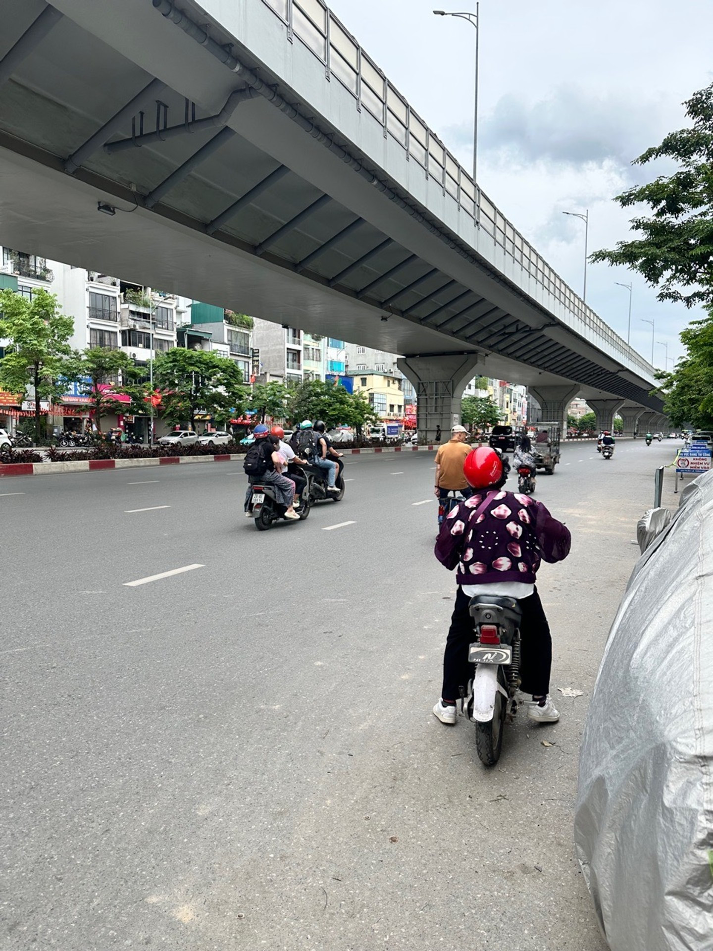KIM NGƯU - DÂN XÂY LÔ GÓC - TIỆN ÍCH BẠT NGÀN