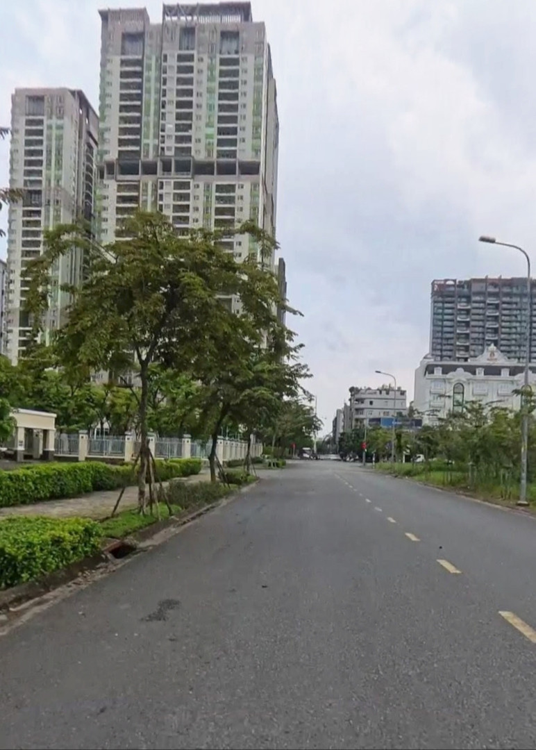 Chính chủ gửi bán lô đất đường Nguyễn Thanh Sơn KDC Huy Hoàng Q2, lộ giới 20m, 5x20m vị trí lô F - hổ trợ xem đất trực tiếp, giá còn thương lượng chính chủ (0989373766)