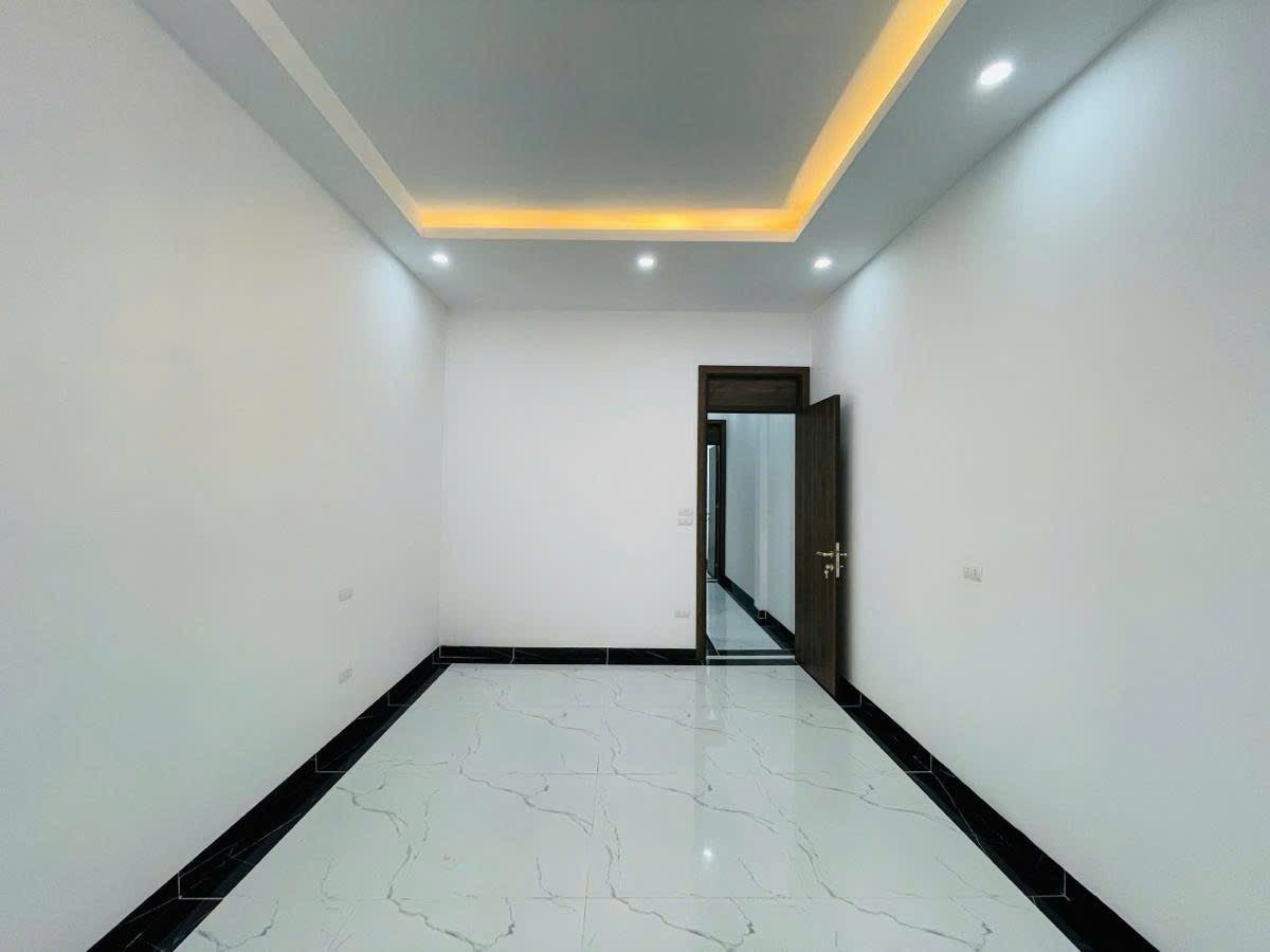 TÔ VĨNH DIỆN 43M NHỈNH 15 TỶ 1 NHÀ RA PHỐ - KHU PHÂN LÔ CÁN BỘ   - 2 THOÁNG - KHUNG CỘT CHẮC CHẮN - NHÀ MỚI ĐẸP LUNG LINH - NỞ HẬU.

TÔ VĨNH DIỆN 43M NHỈNH 15 TỶ 1 NHÀ RA PHỐ - KHU PHÂN LÔ CÁN BỘ   - 2 THOÁNG - KHUNG CỘT CHẮC CHẮN - NHÀ MỚI ĐẸP LUNG LIN