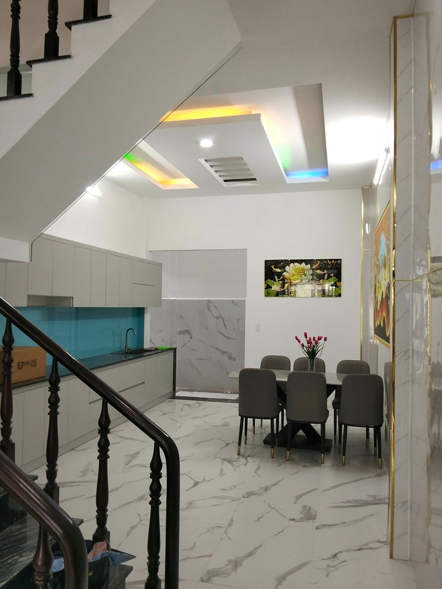 Bán nhà Tô Ngọc Vân Quận 12, 4x18m, 3 tầng, 4PN, full nội thất, giá 6.2 tỷ