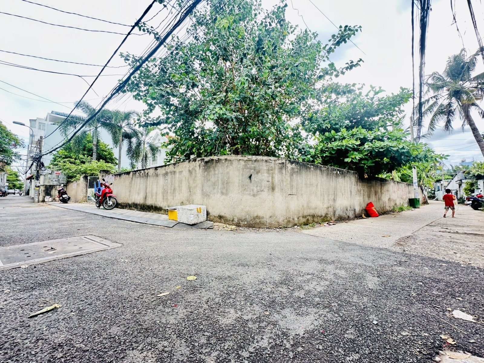 BÁN ĐẤT ĐƯỜNG TRẦN VĂN SẮC, THẢO ĐIỀN, QUẬN 2 - 520M2 - LÔ GÓC 2 MẶT TIỀN - XÂY BIỆT THỰ SÂN VƯỜN - GIÁ 70 TỶ