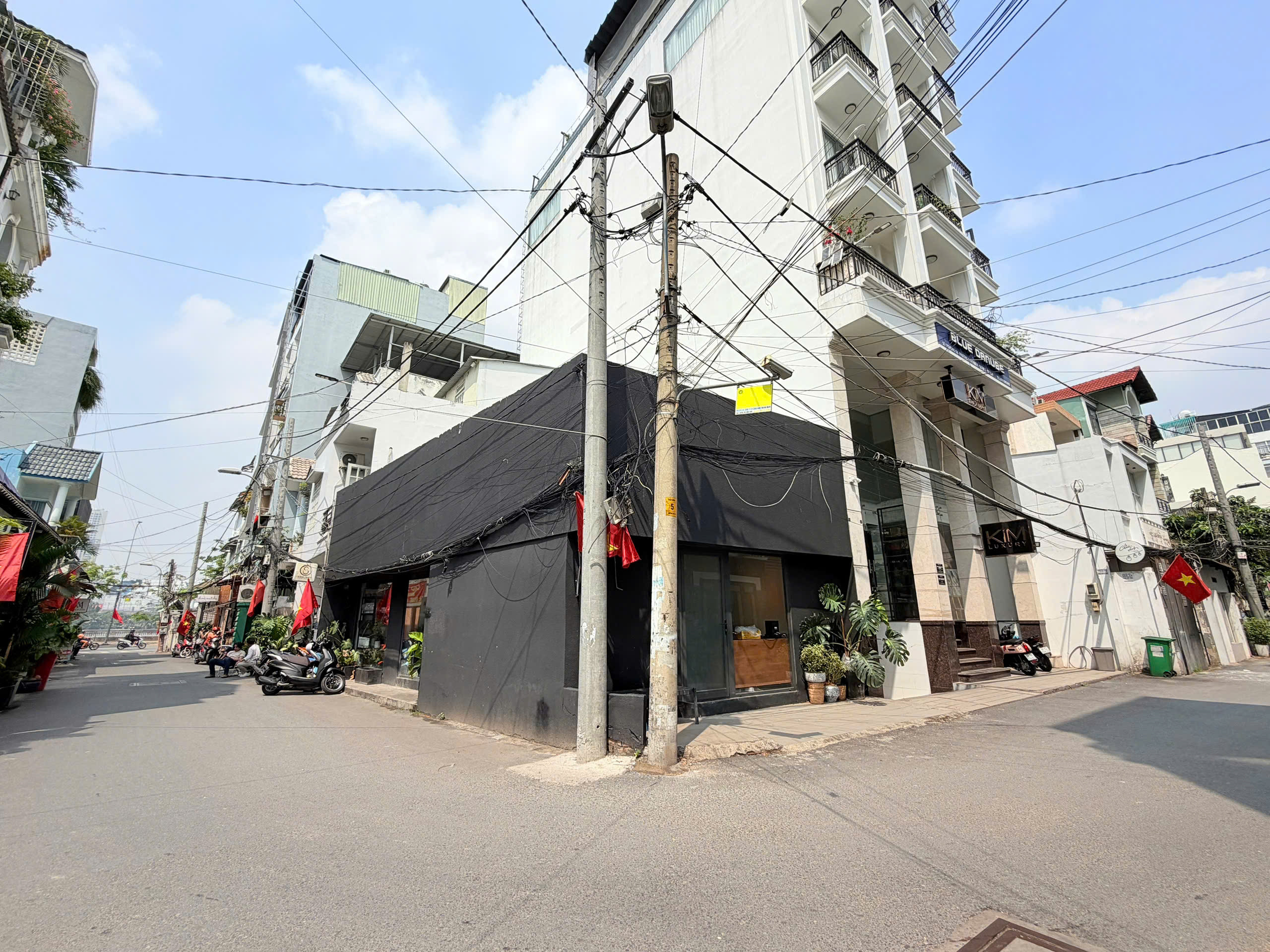 BDS HVL Bán Góc 2 Mặt Tiền Đường Nhánh Thông Xuân Thủy - Quốc Hương\