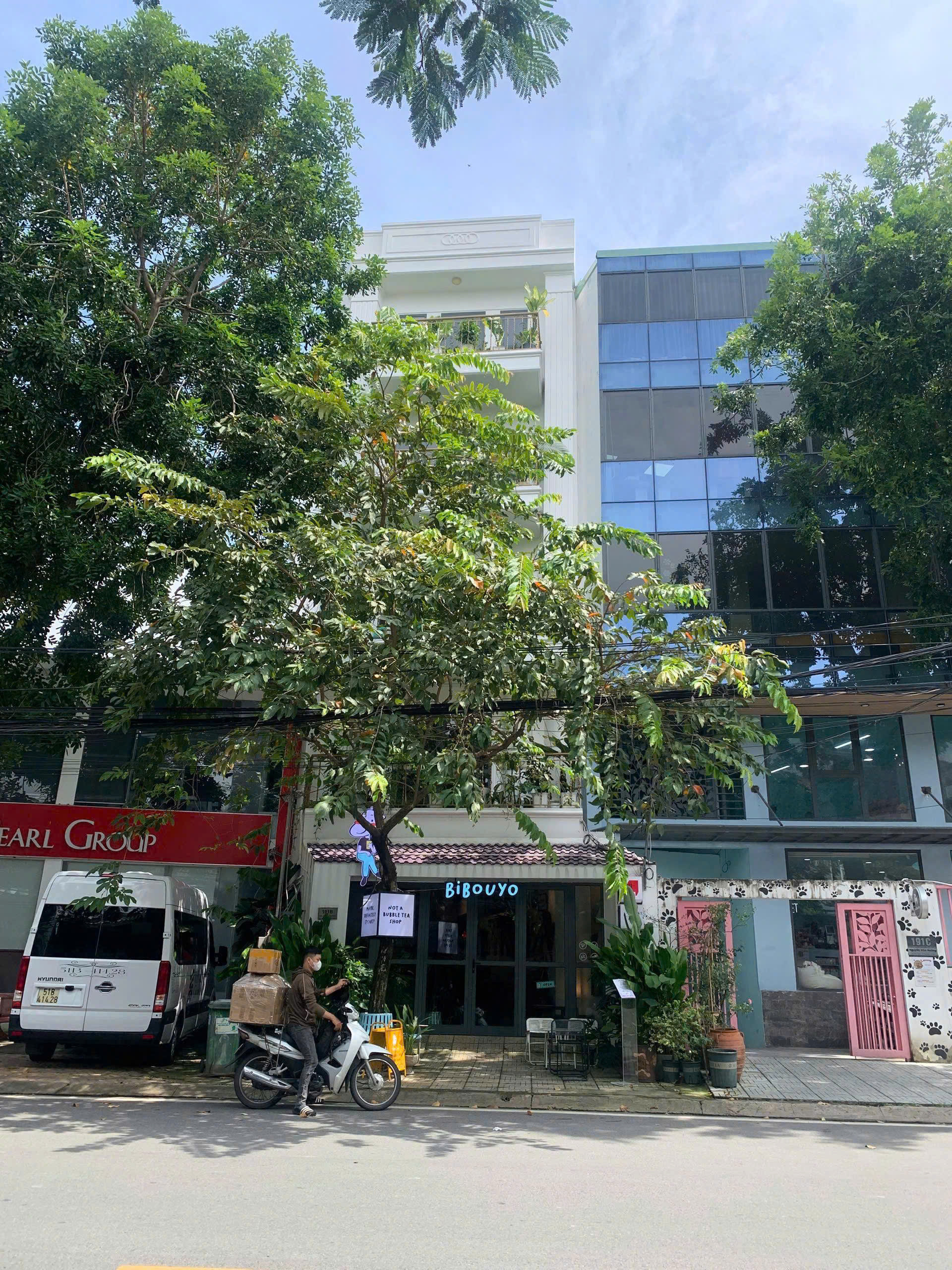 SIÊU HIẾM – NHÀ MẶT TIỀN NGUYỄN VĂN HƯỞNG, THẢO ĐIỀN, TP. THỦ ĐỨC