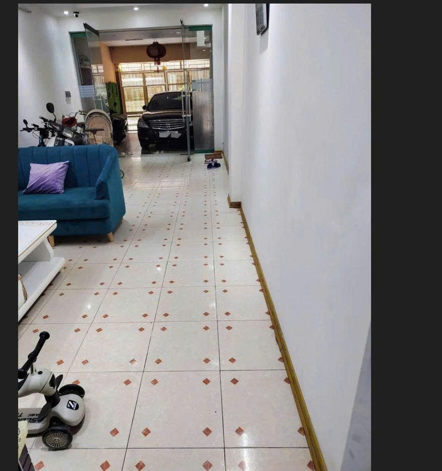 Cho thuê nhà ngõ Đặng Tiến Đông, Đống Đa 100M*4 tầng(6 ngủ) giá 40tr, 2 MẶT TIỀN Ô TÔ, KD