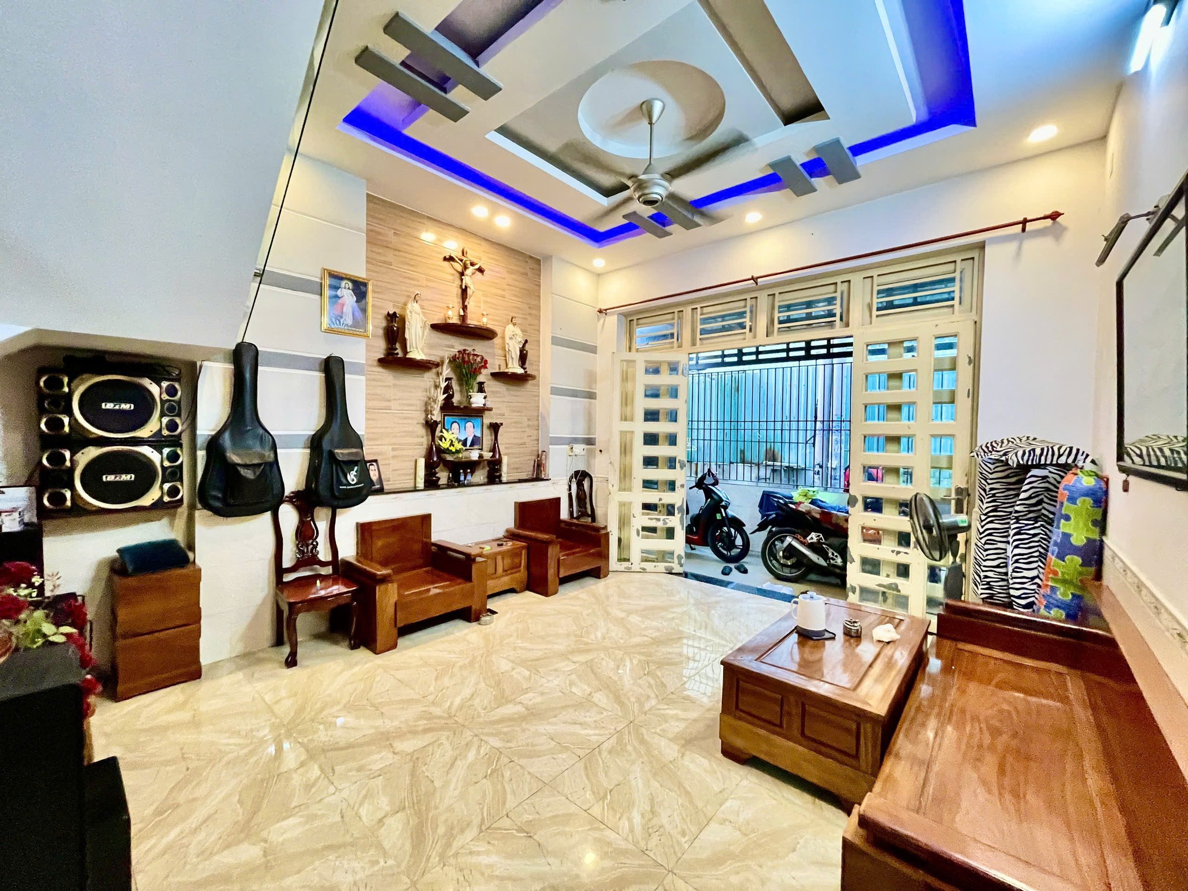 Bán nhà 108m2-6,2 tỷ, ngang khủng 9m, 4 lầu ngay Tô Ngọc Vân giáp Gò Vấp