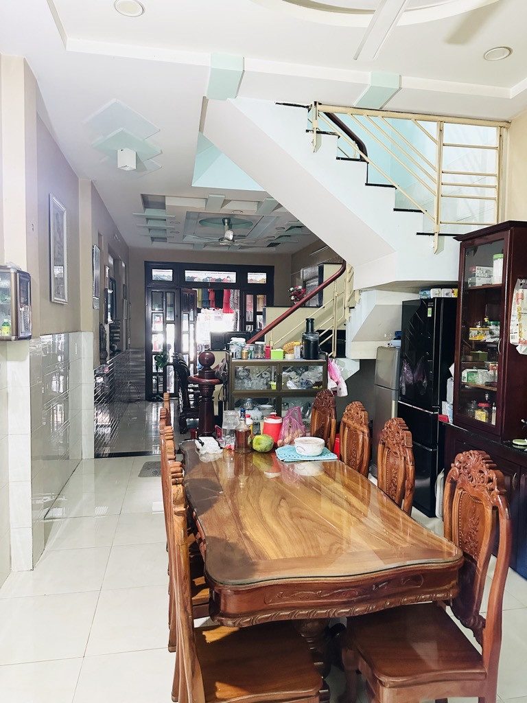 Bán nhà MT Nguyễn Thị Kiêu Q12, 82m2, 3 tầng, kinh doanh sầm uất, giá 9.5 tỷ
