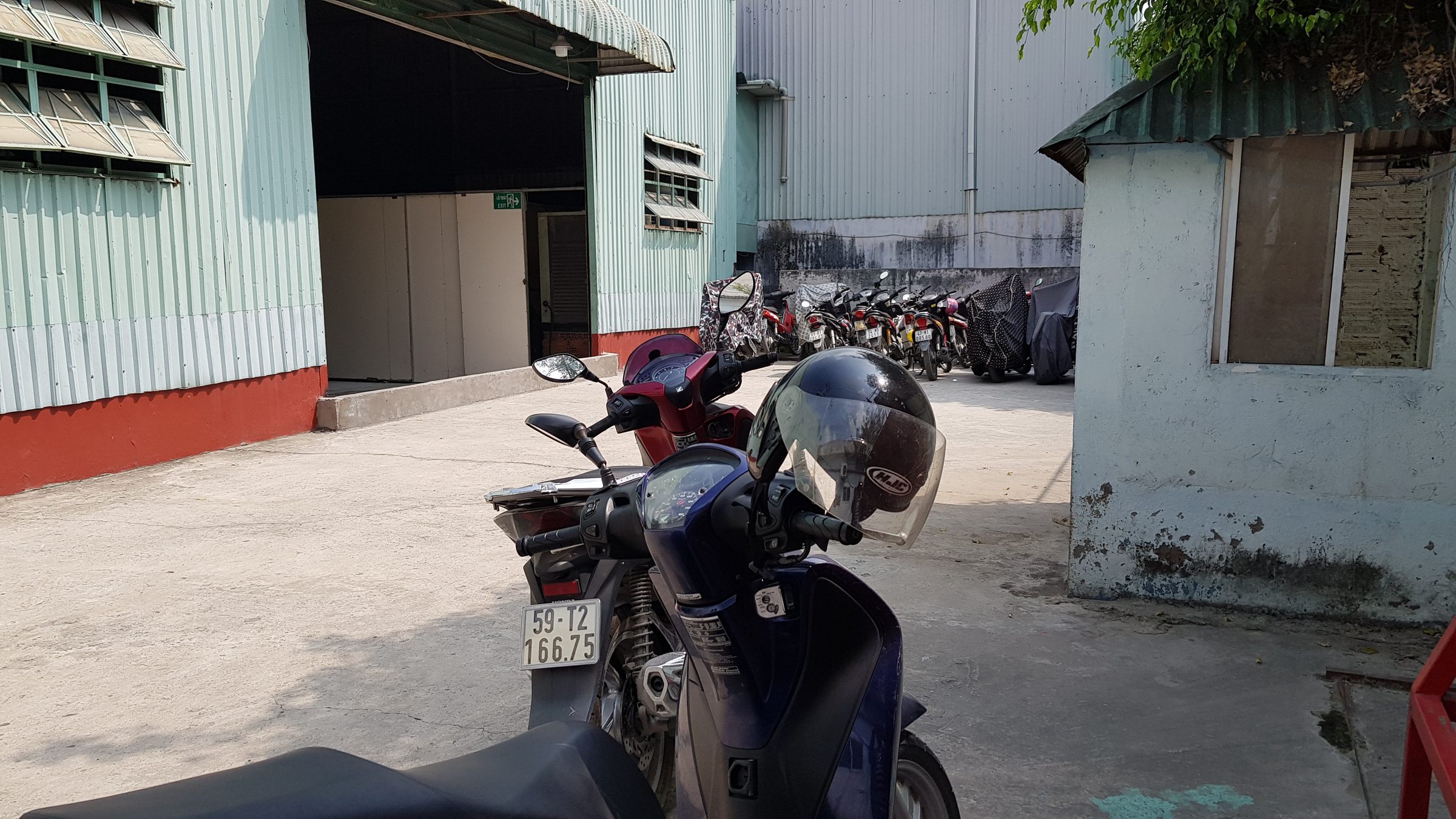 BÁN NHÀ XƯỞNG PHƯỜNG THỚI AN QUẬN 12 DT: 1800M GIÁ 60 TỶ LH: 0908561228