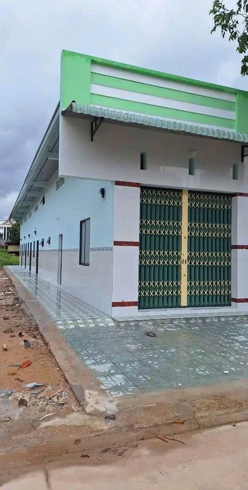 Sở hữu dãy trọ 150m2/ 989 TRIỆU, đang khai thác sẵn ngay UBND Phường Thới Hòa, Bến Cát, khu công nhân đông đúc, phòng luôn kín
