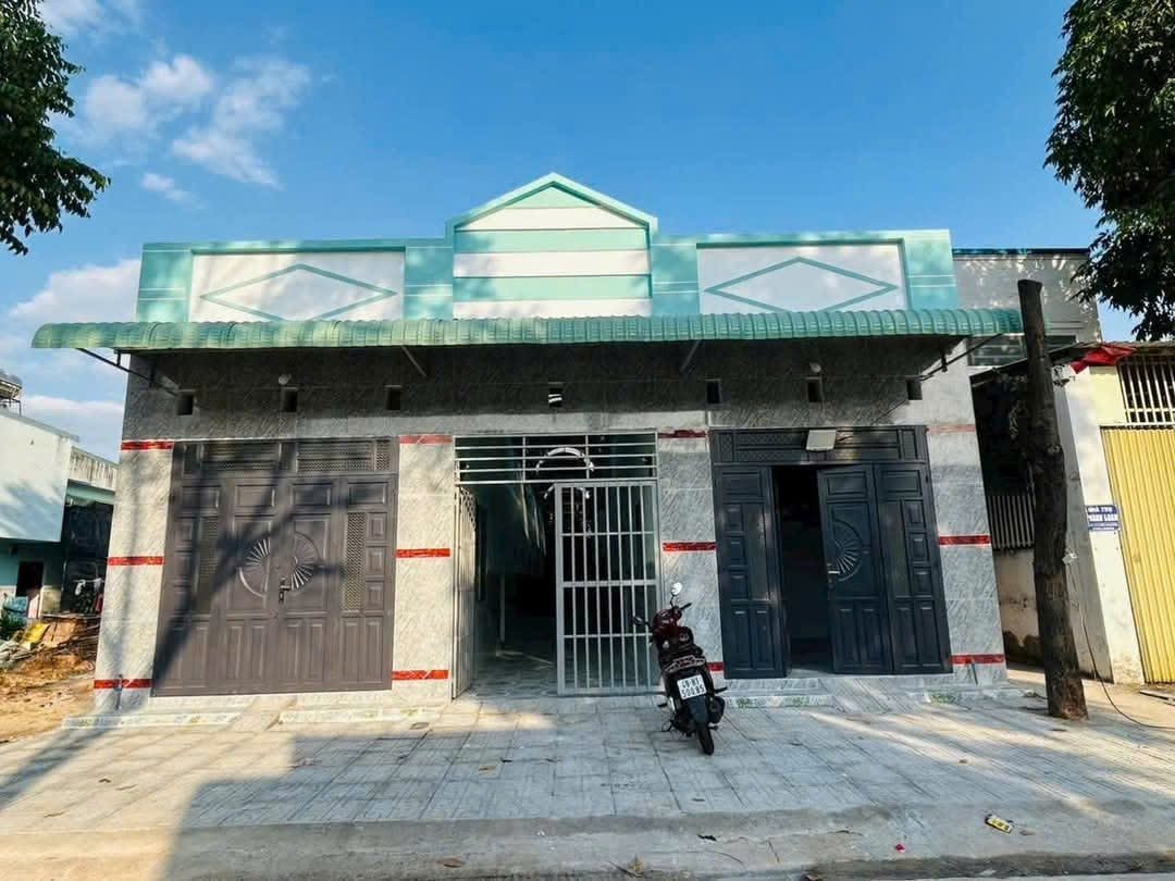 Chủ gửi bán dãy trọ chính chủ ở Đ. DK12, P. Thới Hoà, Bến Cát cách KCN Mỹ Phước 3 500m mà giá chỉ 1,75 tỷ
