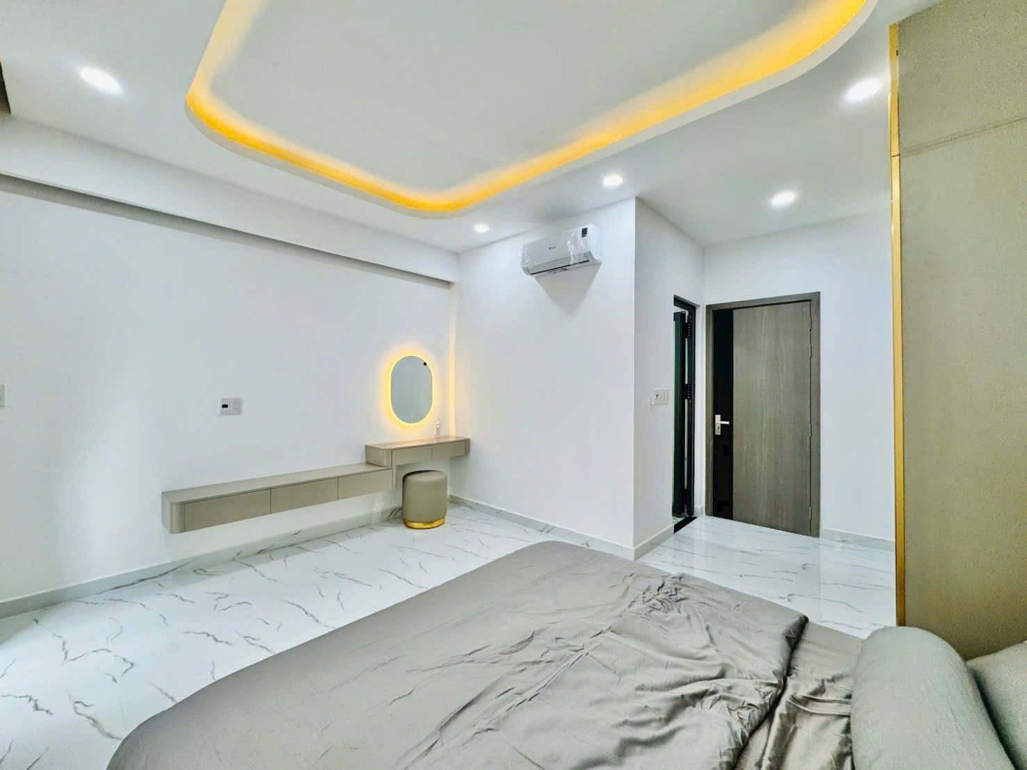 NHÀ NGỘP GIÁ CHỈ  2 TỶ650 SỞ HỮU NGAY NHÀ NGUYÊN CĂN 1 TRỆT 3 LẦU Ở NGAY TRÊN ĐƯỜNG BÀ HOM QUẬN6-SHR