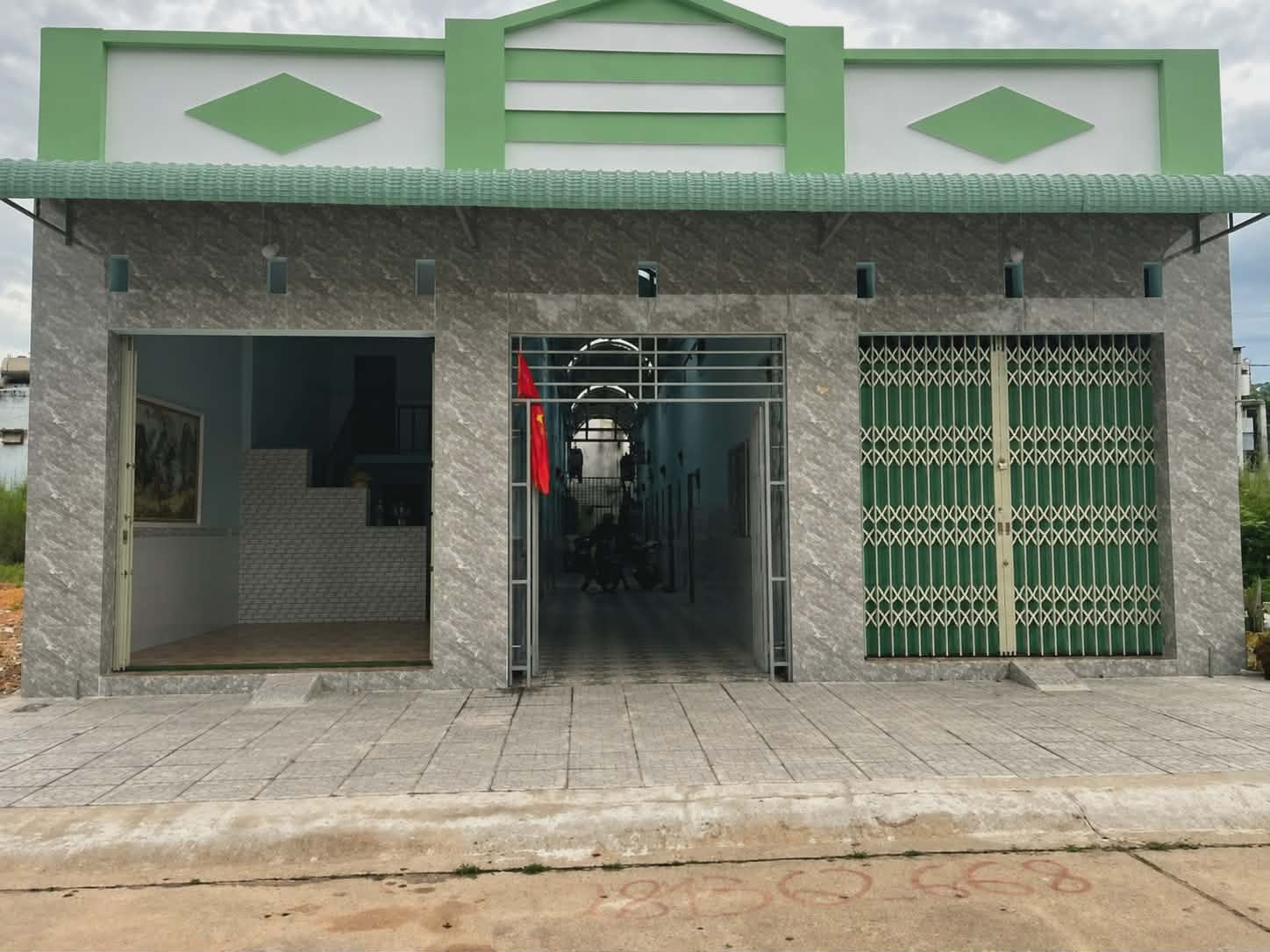 CHỦ NGỘP!!! CẦN BÁN GẤP DÃY TRỌ GẦN KCN MỸ PHƯỚC 3 GIÁ SIÊU RẺ, CÓ NGUỒN THU SẴN, SỔ HỒNG RIÊNG
