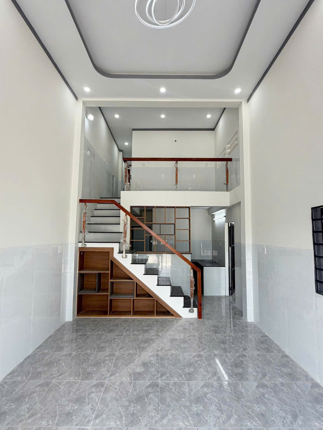 Cần bán ngộp dãy trọ 300m2 giá 1tỷ500 gần kcn mỹ phước 3 có sổ sẵn và nguồn thu ổn định