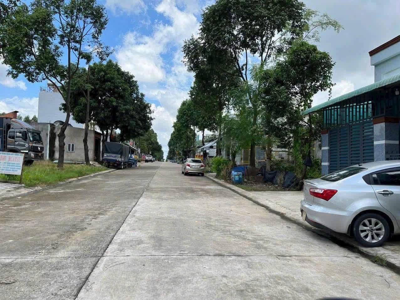 Bán nhà trệt lửng mỹ phước 3 vị tria gần chợ, lcn, đầy đủ tiện nghi