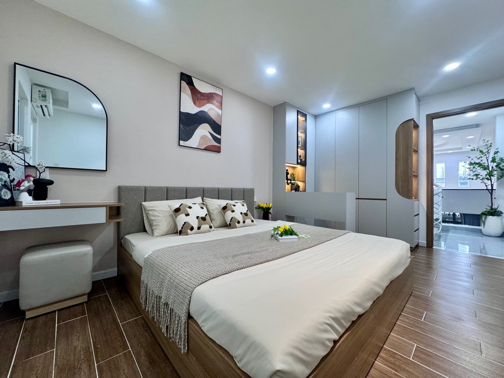 SIÊU PHẨM 3 TẦNG HẼM OTO THÔNG - NỘI THẤT HIỆN ĐẠI XINH XẮN FULL OPTION- 3 PN- GẦN NGÃ TƯ LÊ VĂN THỌ- PHẠM VĂN CHIÊU