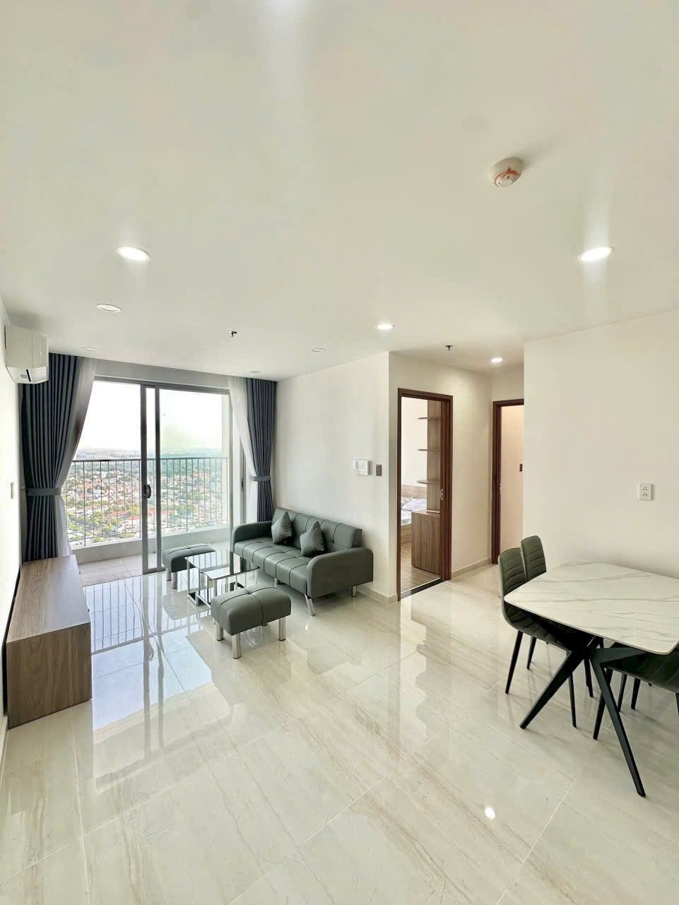 HAPPY ONE CENTRAL cho thuê căn góc 2PN full nội thấy 11tr/ tháng