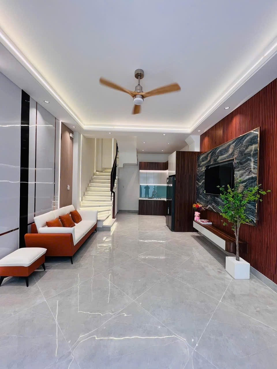 Nhà ngộp cần bán gấp 45m²  giá 2.15 tỷ tại đường Ngô Chí Quốc, Phường Thủ Đức TP. Hồ Chí Minh