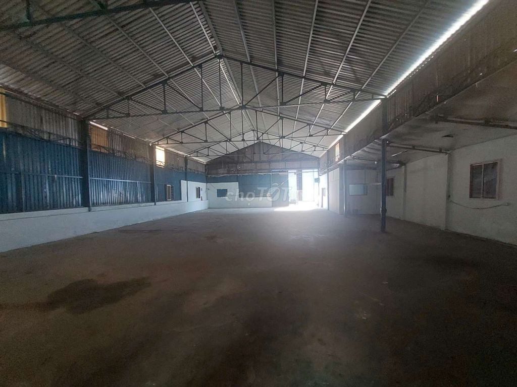 Cho thuê kho xưởng 500m2.Điện 3 ph,Đường xe tải 6 tấn.Thuận Giao