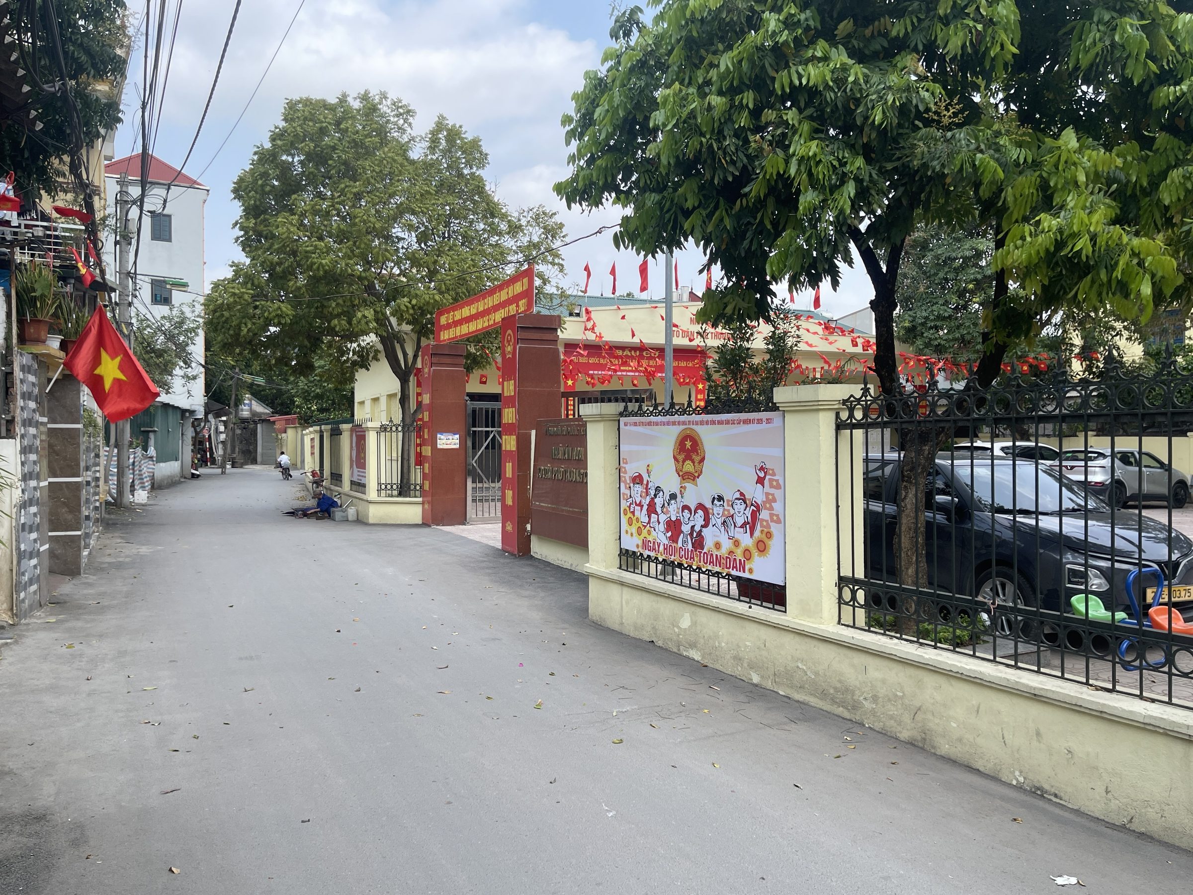 TRUNG TÂM GẦN CẦU THƯỢNG CÁT - FULL TIỆN ÍCH - Ô TÔ TRÁNH - ĐẤT VUÔNG ĐẸP - SẴN SỔ GIAO DỊCH NGAY - GIÁ FO ĐẦU TƯ