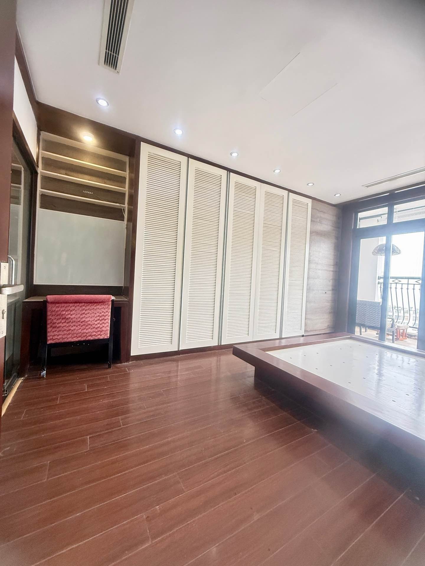 BÁN CHUNG CƯ ROYAL CITY – 124M2 – 3PN 2WC – FULL NỘI THẤT CAO CẤP – KHU ĐÔ THỊ ĐẲNG CẤP BẬC NHẤT HÀ NỘI 🔥🔥🔥