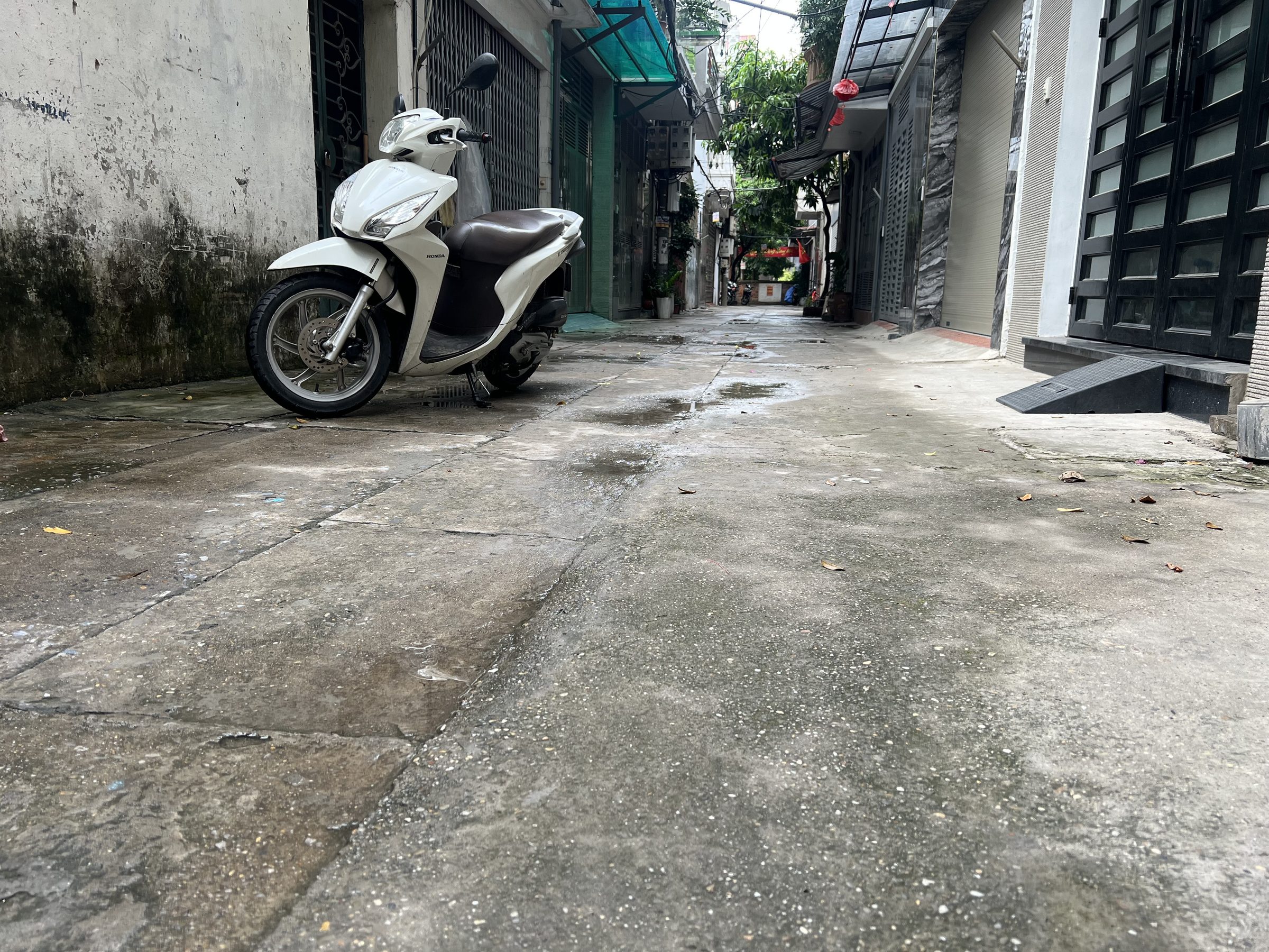 BÁN ĐẤT TẶNG NHÀ CẤP 4 – ĐỨC GIANG, LONG BIÊN – Ô TÔ VÀO NHÀ