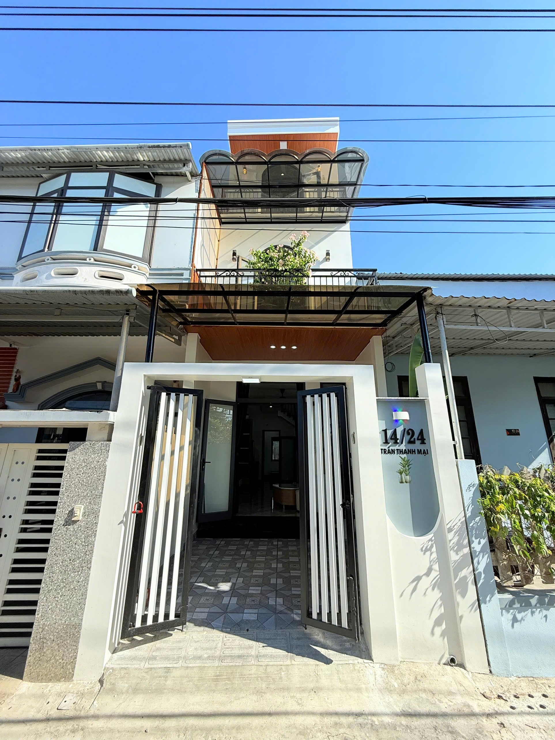 BÁN NHÀ 3 TẦNG TRUNG TÂM TP HUẾ Cạnh KĐT An Đông Villa – FULL NỘI THẤT Huêa – Giá rẻ 2.4x tỷ