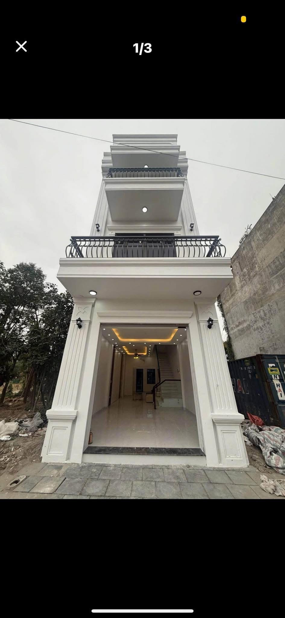 🧧🧧🧧 Chính chủ sang nhượng 3,5 tầng Tân cổ điển xây 100% từ móng cọc / P.BG 

🏠DT : 72m2 - 4,5mt 
🍀 Hướng : Tây Tứ trạch

🌟 Công năng : 2 pk - 3pngủ - 3wc - p thờ - sân pơi - bếp .... ban công chill 

💁‍♂️ Gần Chợ -- trường các cấp -- bể bơi - sân b