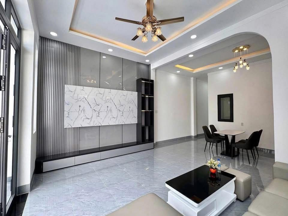 Bán căn nhà mới xây trảng dài biên hoà. Thanh toán 400tr nhận nhà.
