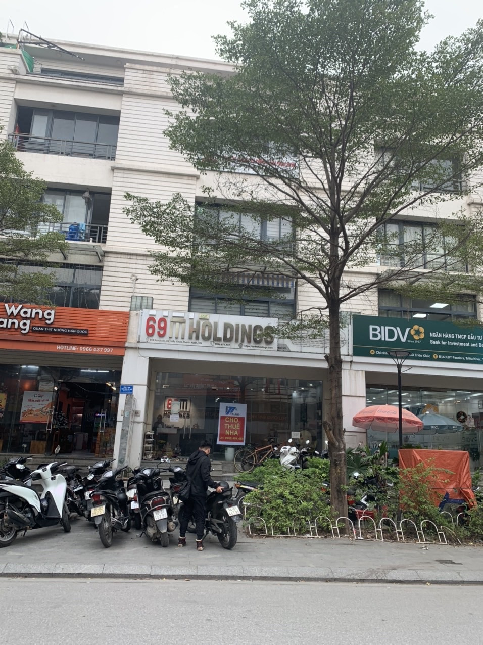 Cho Thuê Nhà Mặt Phố Mạc Thái Tổ 100m² x 5 Tầng, Mặt Tiền 6m, Thông Sàn Kinh Doanh