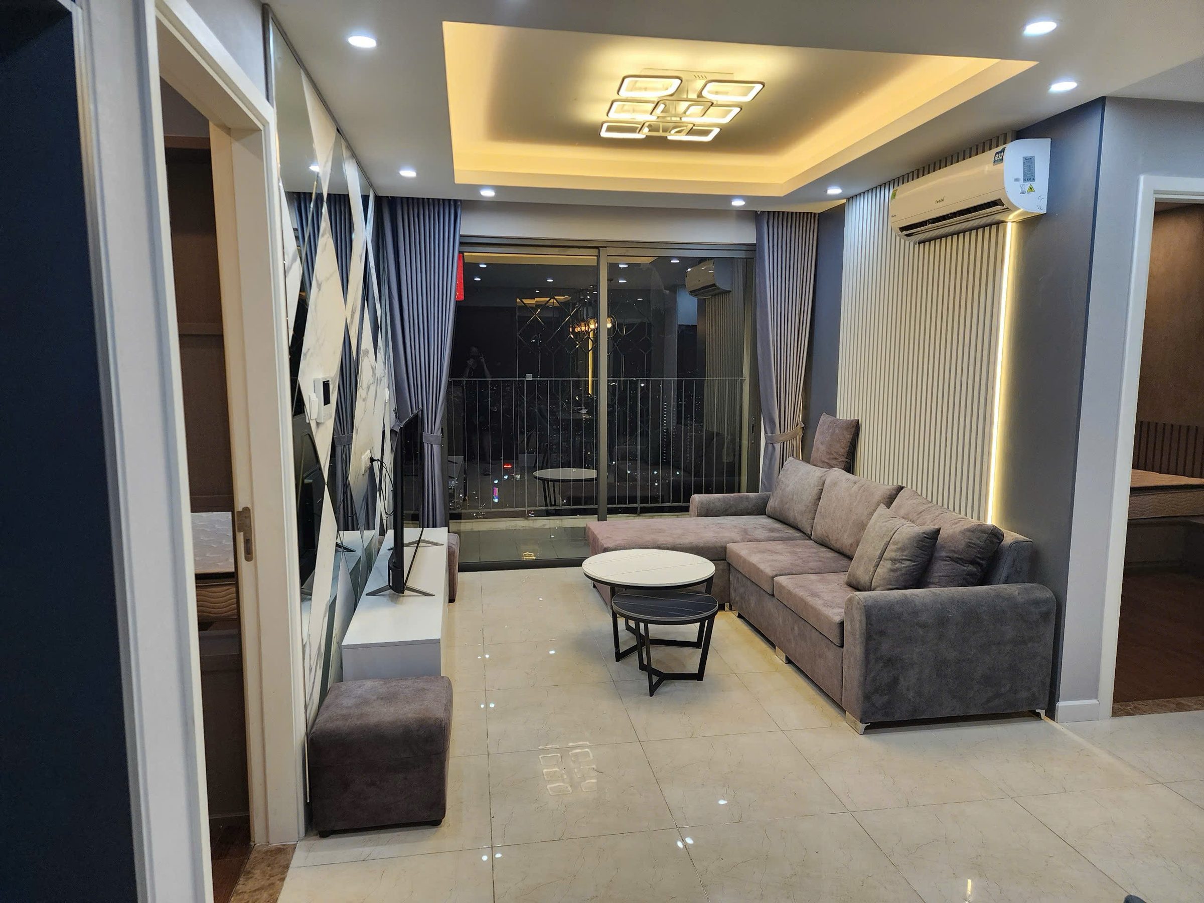 [VINHOMES D'CAPITALE] bán nhanh CHCC 2PN, dt 72m2 view hồ tầng trung tòa C3/ nhỉnh 8 tỷ