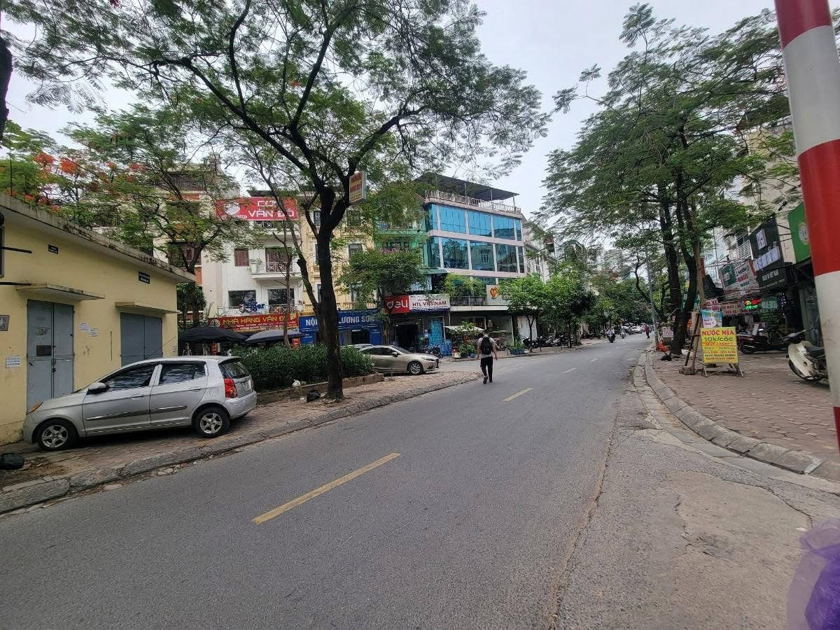 🏡 Bán Đất Tặng Nhà Trung Kính 75m² | MT 5m | Lô Góc 3 Thoáng | Chỉ 30m Ra Phố | 25 Tỷ