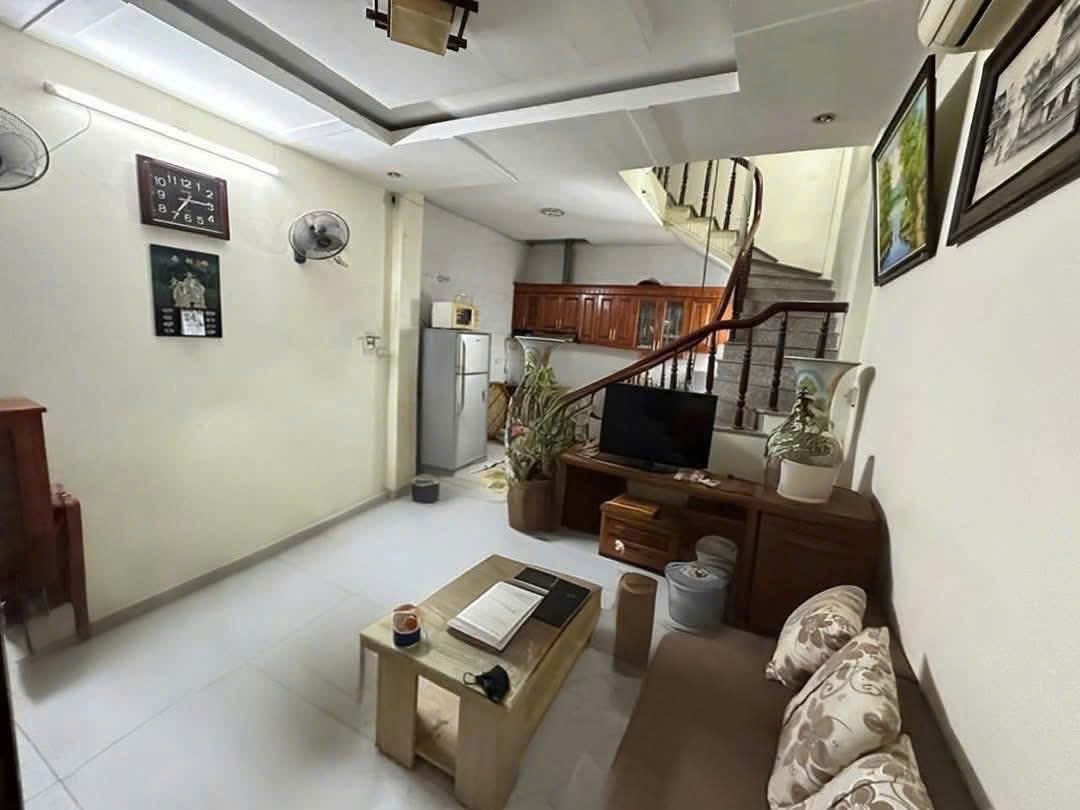 Cho Thuê Nhà Ngõ 57 Trung Văn - Nam Từ Liêm 34M² 5,5 Tầng 3 Ngủ - Full Nội Thất - Giá Thuê 12tr