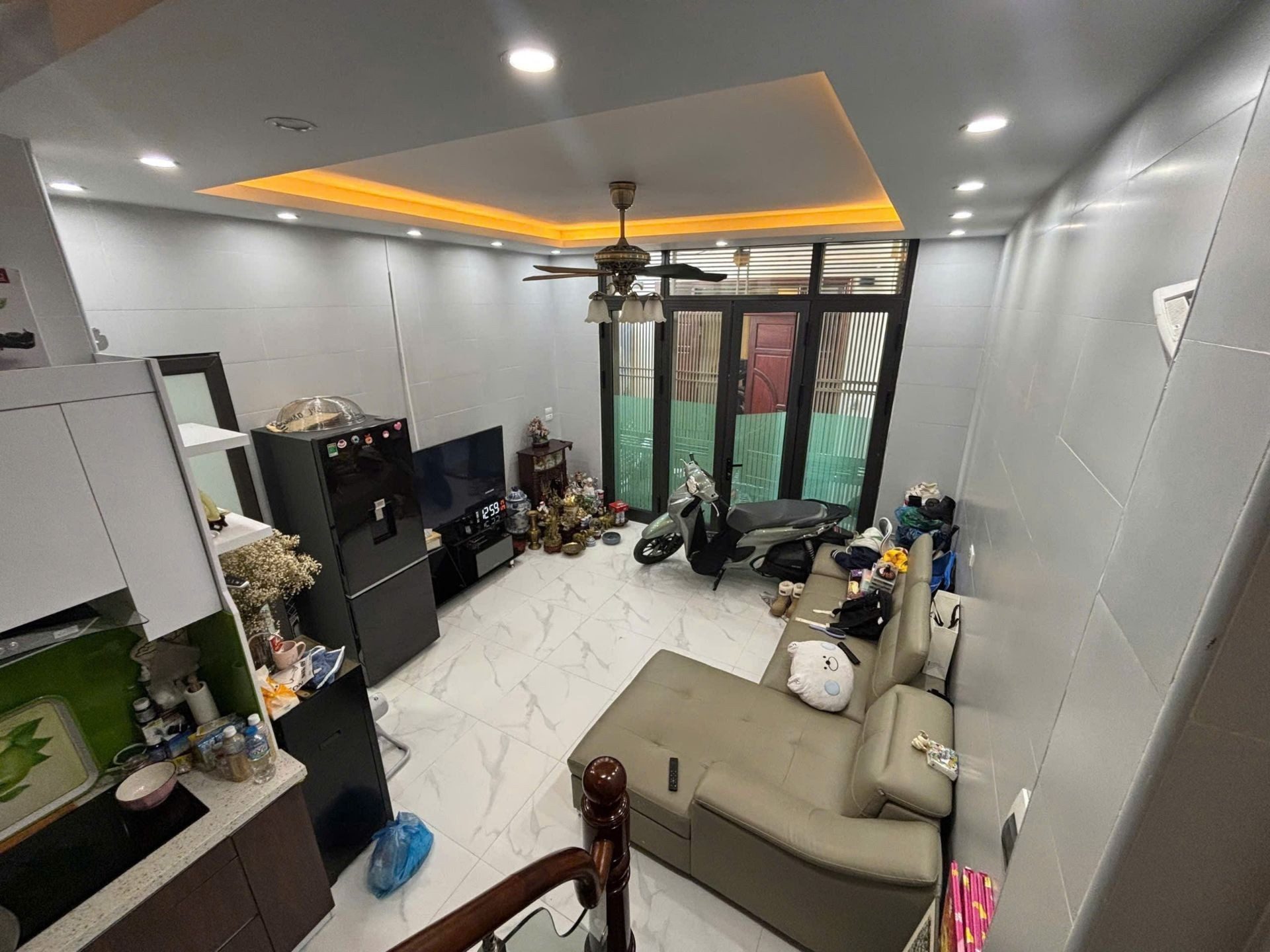 Bán đất tặng nhà ngõ Trại Cá Trương Định – Giá 10.9 tỷ – DT 60m² x 5 tầng – MT 8.2m – Lô góc 2 thoáng trước sau, Mua 1 được 2 căn riêng biệt
