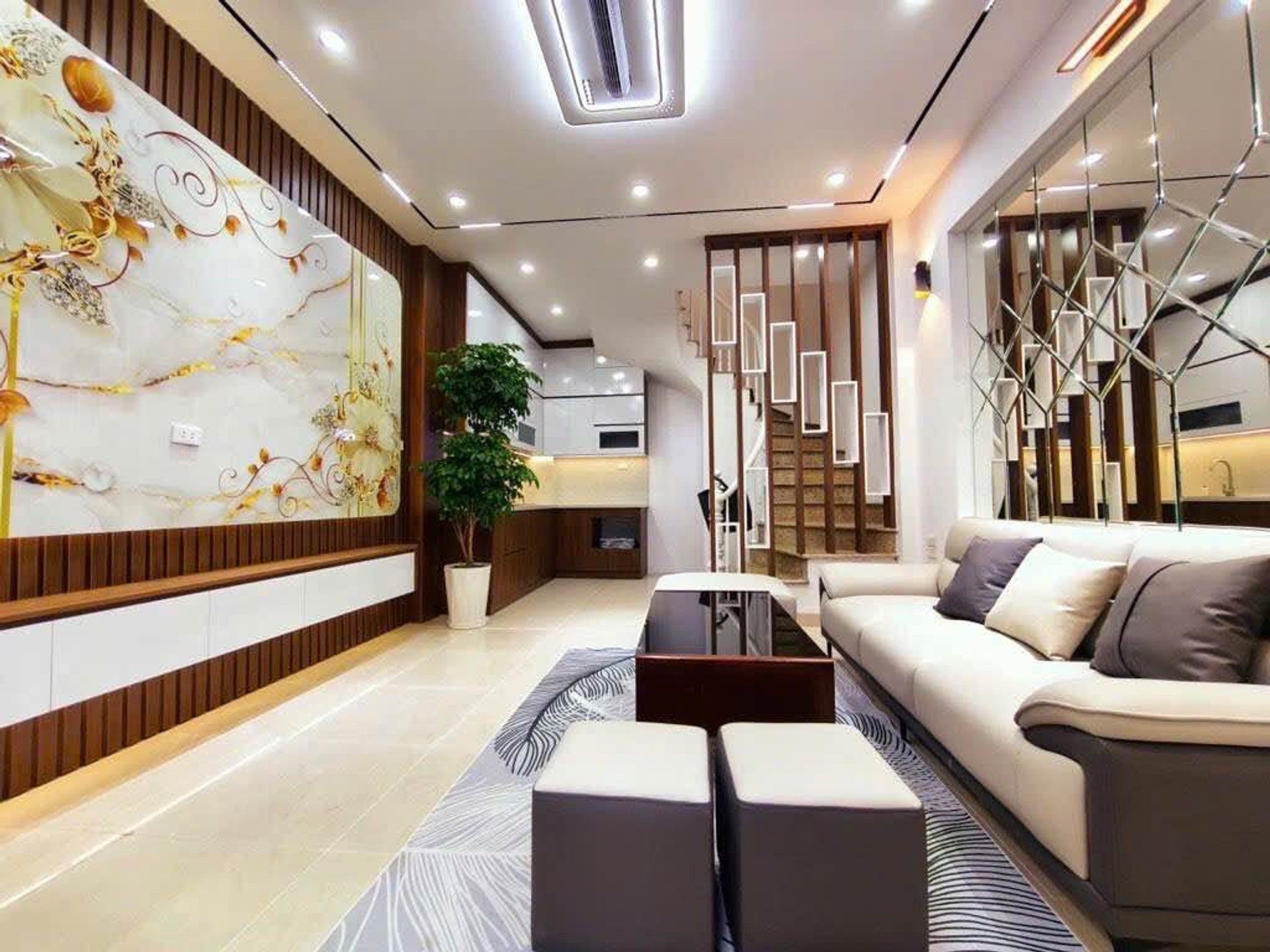 Bán nhà Trần Đại Nghĩa, Hai Bà Trưng – Giá 8.85 tỷ – DT 35m² x 5 tầng – MT 4.1m – Ngõ thông, Gần nhiều trường đại học, Nội thất đẹp