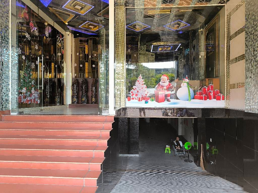 BÁN QUÁN KARAOKE 7 TẦNG.LÊ VĂN VIỆT QUẬN 9.SIÊU VIP