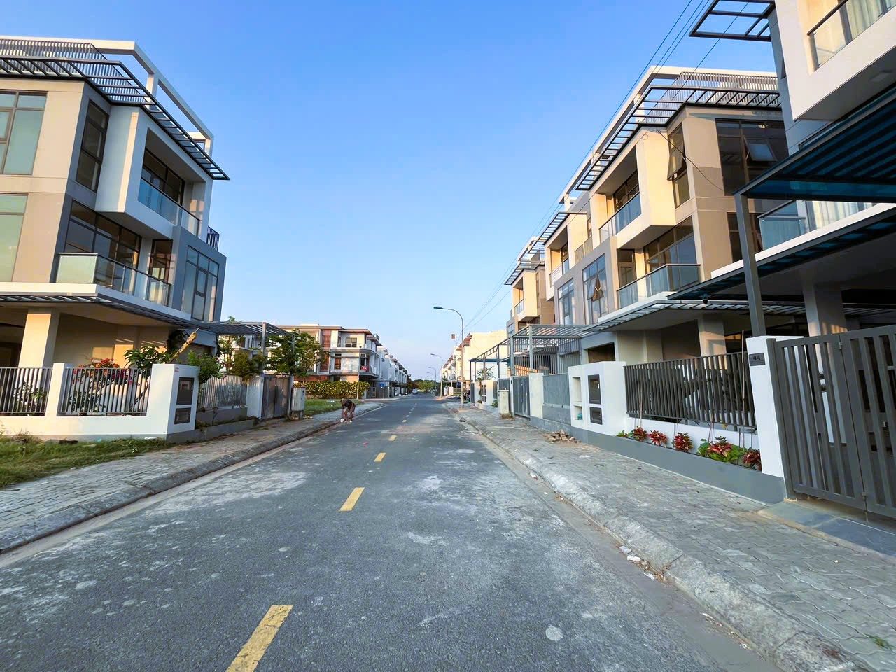 RẺ NHẤT DỰ ÁN ĐÔNG TĂNG LONG, 102M2, ĐƯỜNG 12M, SỔ RIÊNG, XÂY NGAY, CHỈ 7.3 TỶ