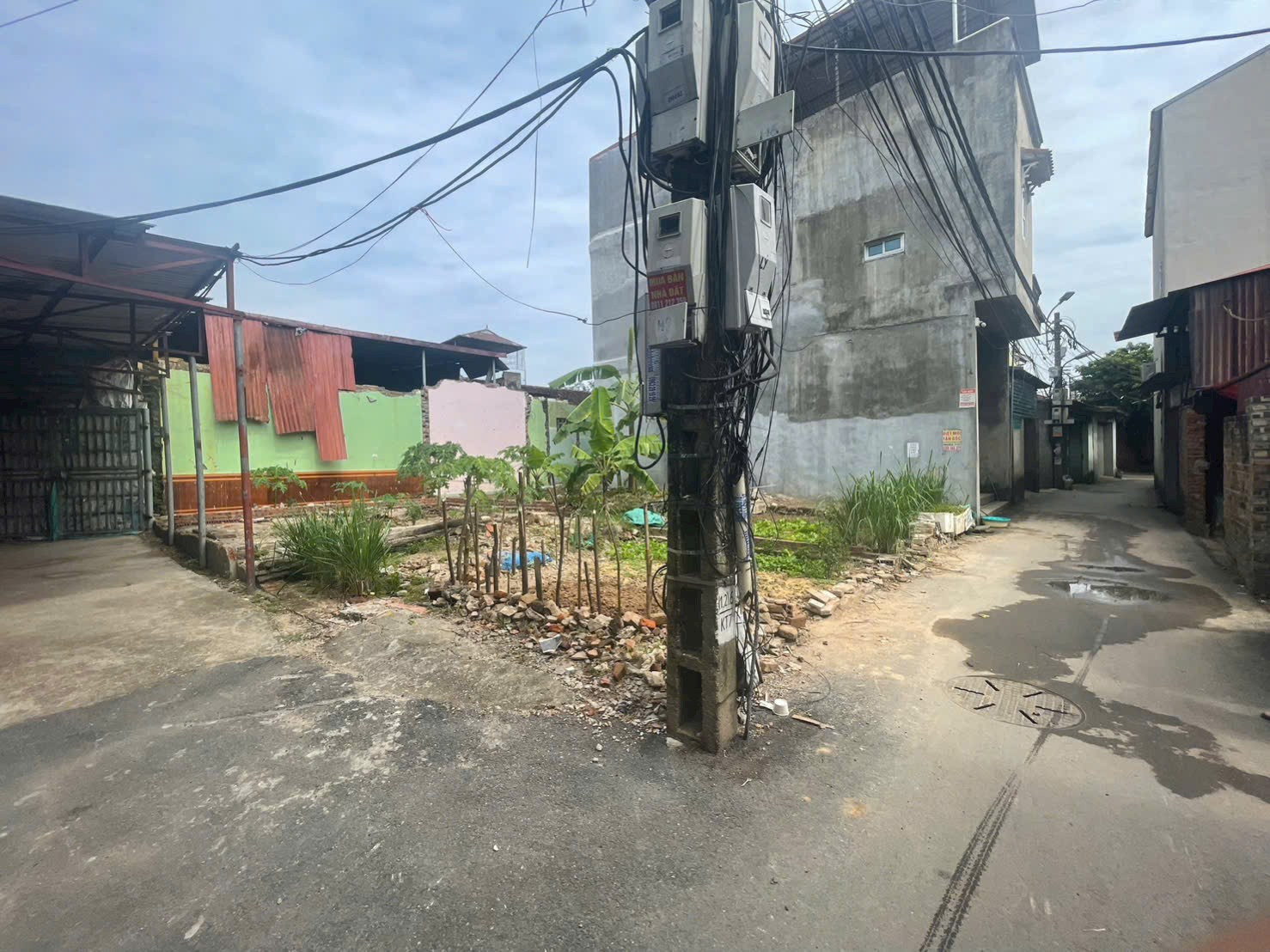 BÁN NHANH ! LÔ GÓC 52.8M² – Ô TÔ 7 CHỖ THÔNG – SÁT ĐÔNG ANH, NHỈNH 2 TỶ