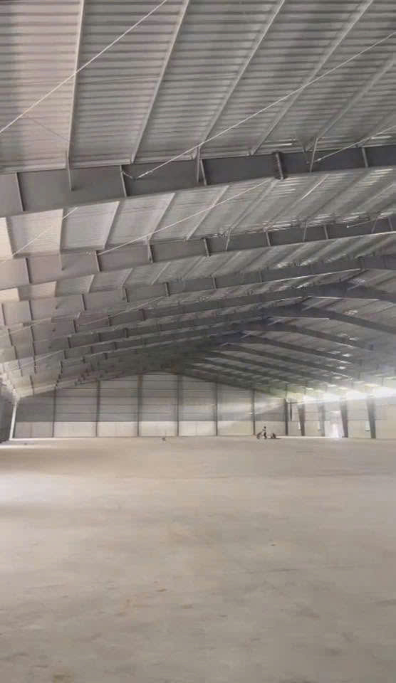 Xưởng Cho Thuê Ở Tân Uyên Bình Dương
Khuôn viên Chung 
Diện Tích Nhà Xưởng =5.100m2
Văn phòng xây dựng = 200m2
Bình điện hạ bình: 560kva
Pccc Vách Tường nghiệm thu, giấy tờ pháp lý đầy đủ hoàn công XT538