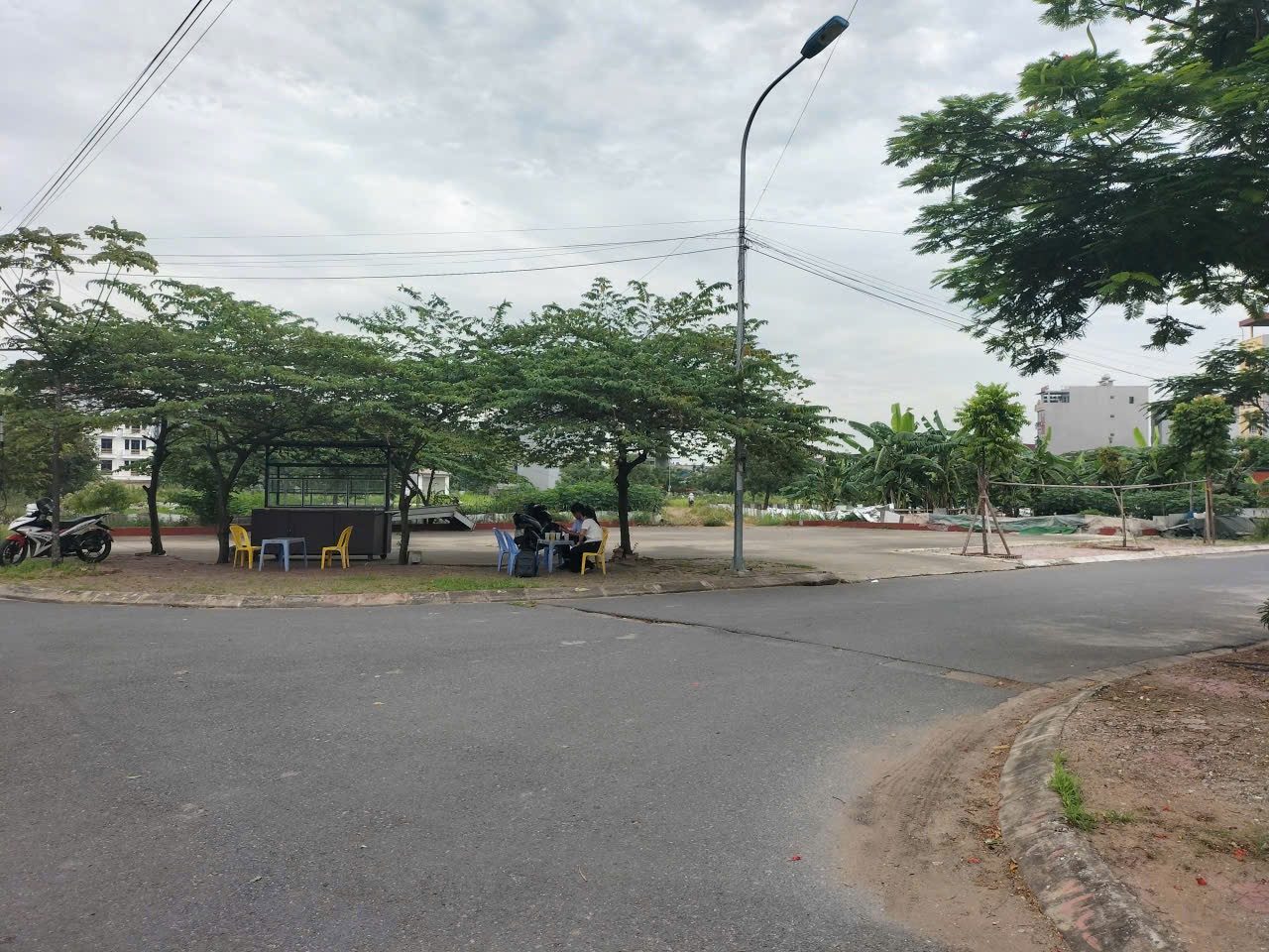 Bán lô DCDV chu mẫu 2, Vân Dương, BN. Dt 99m2 MT 4,5m hướng Đông. Giá bán 5.2tỷ