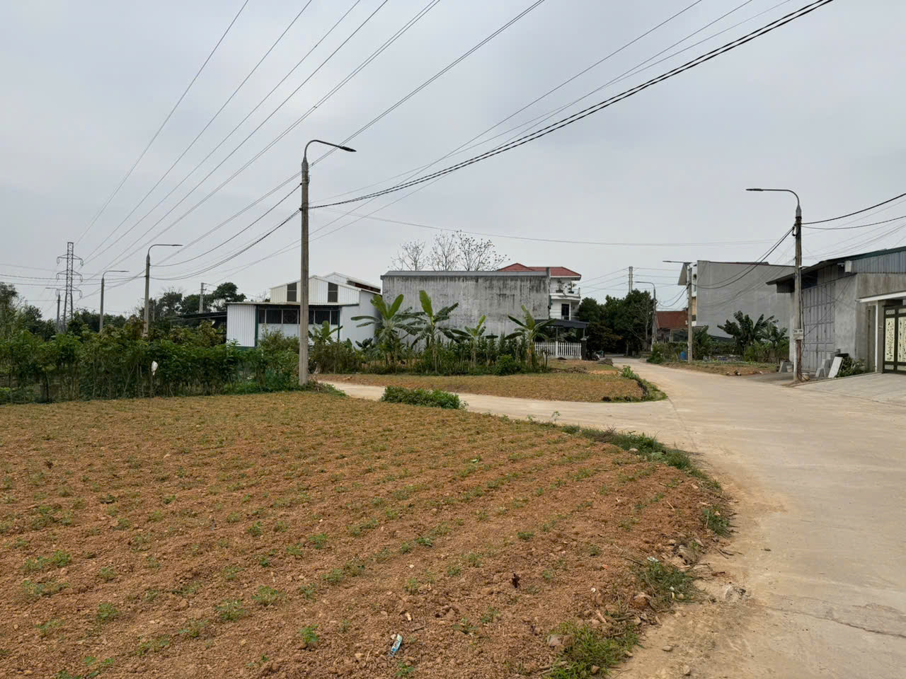 Bán đất 100m² full thổ cư ngang 8m giá 2.35 tỷ tại Phường Vân Phú