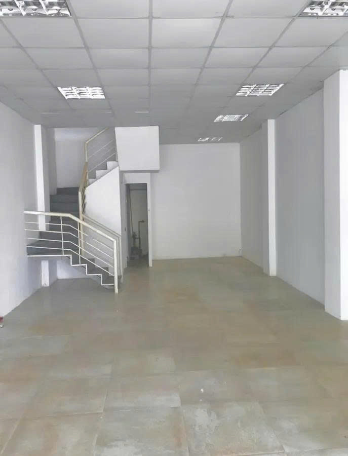 Hiếm nhà 2 tầng mặt phố Vạn Phúc, 63m2, mặt tiền 5.5m, vị trí đẹp, KD sầm uất, giá 33 tỷ