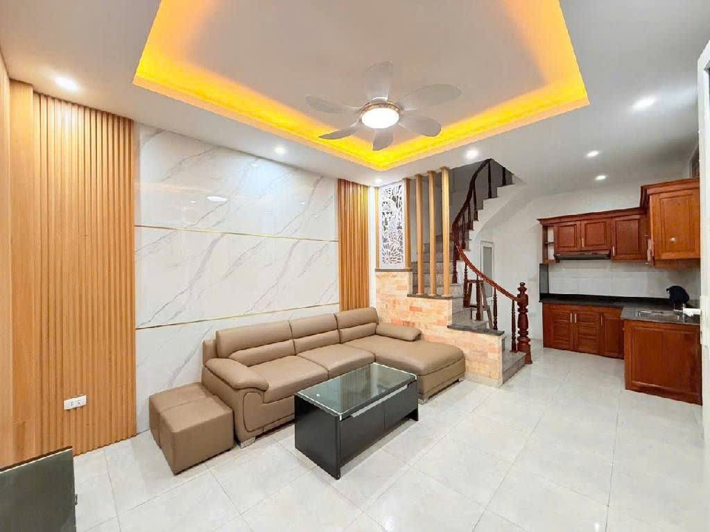 Trung tâm Văn Quán Hà Đông , nhà 5 tầng /37m