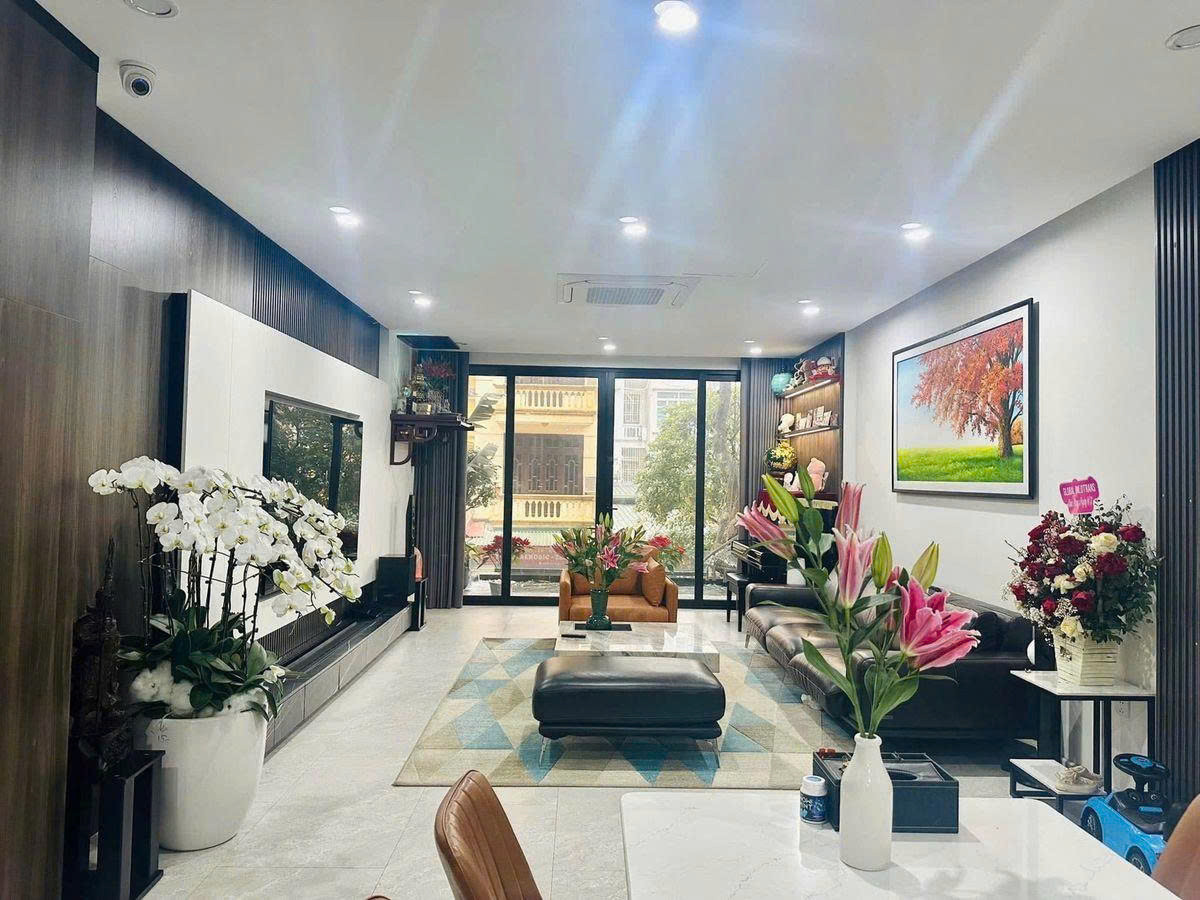 Hiếm nhà đẹp 7 tầng mặt phố Bạch Thái Bưởi, 92m2, mặt tiền rộng 4.5m, thang máy, kinh doanh, giá 41.5 tỷ
